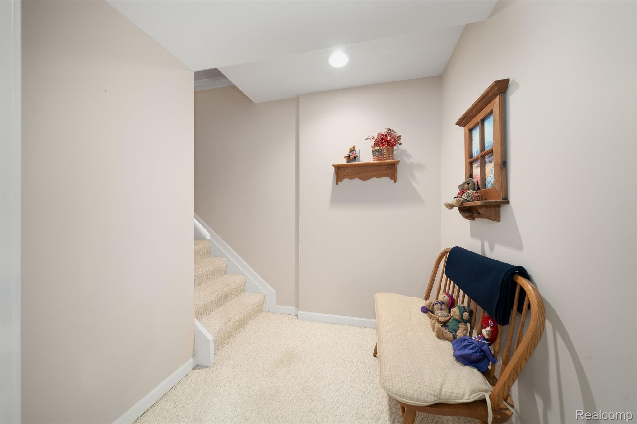 2135 London Bridge Drive