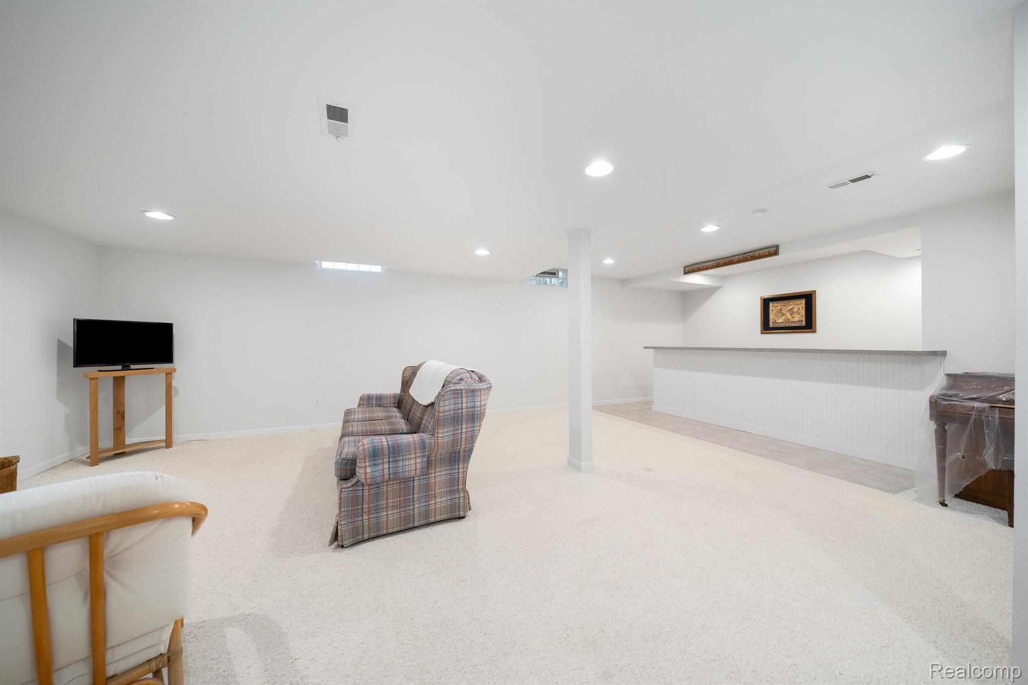 2135 London Bridge Drive