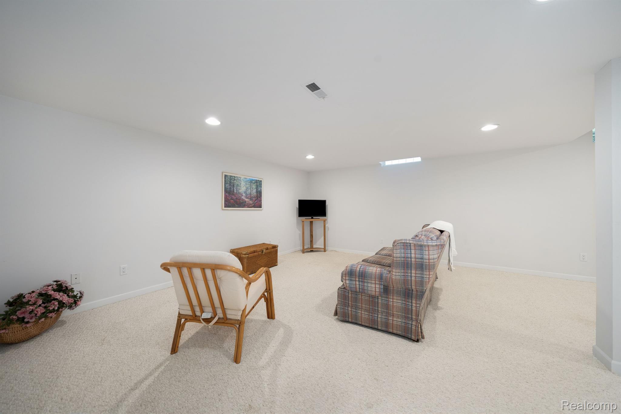 2135 London Bridge Drive