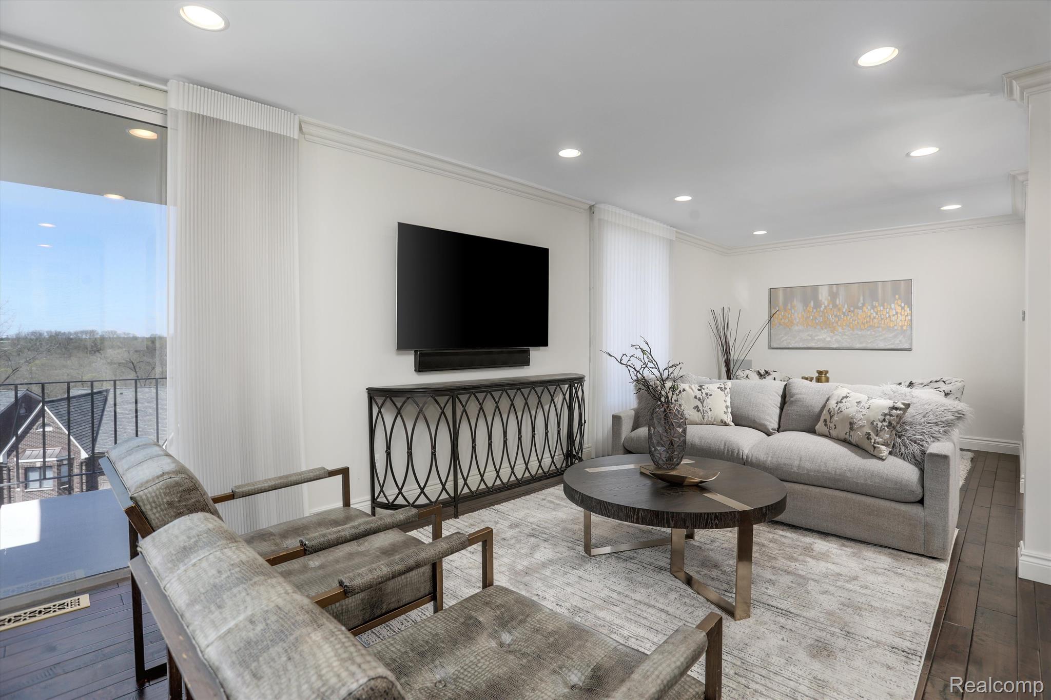 600 W BROWN Street 410