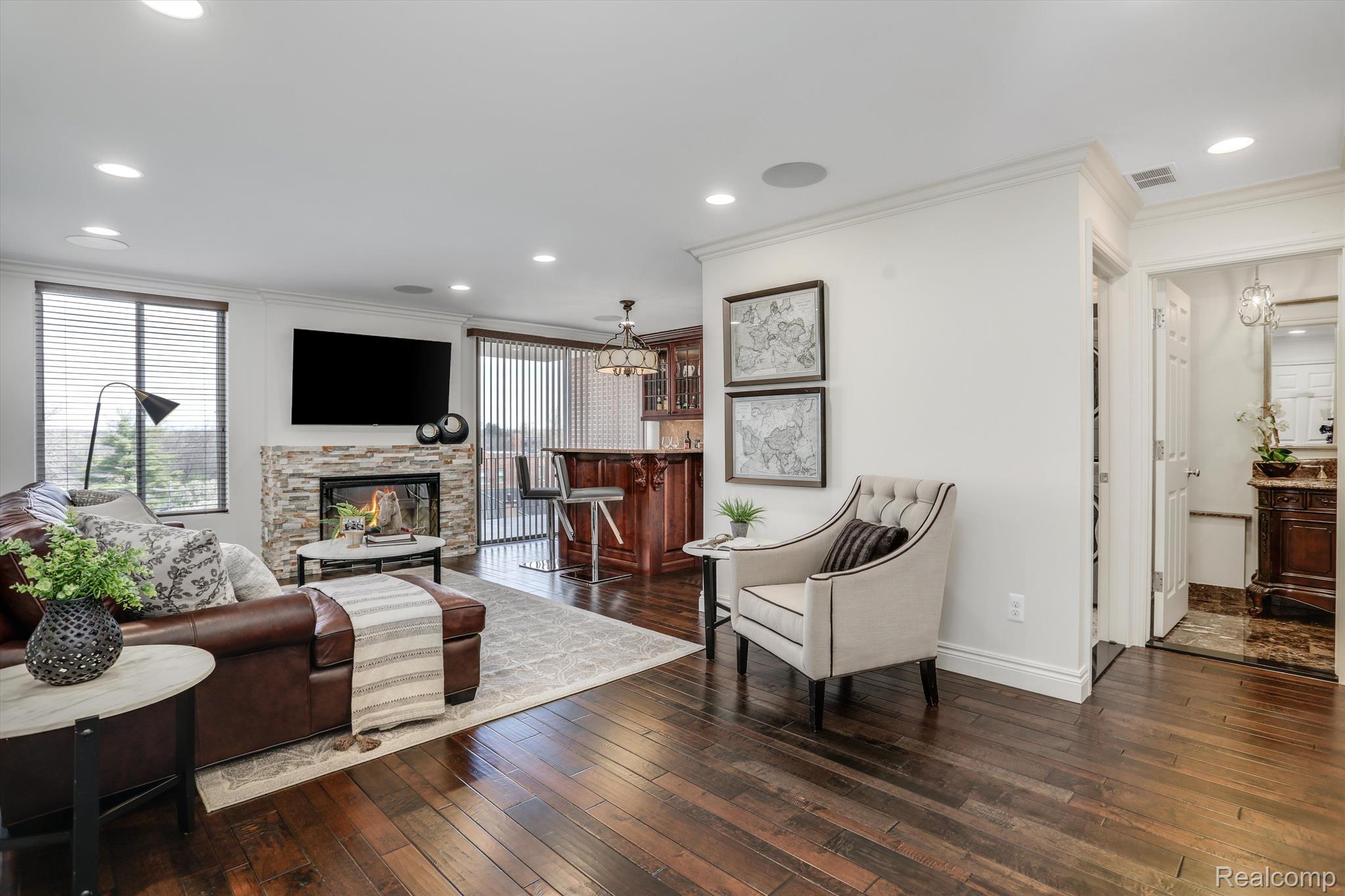 600 W BROWN Street 410