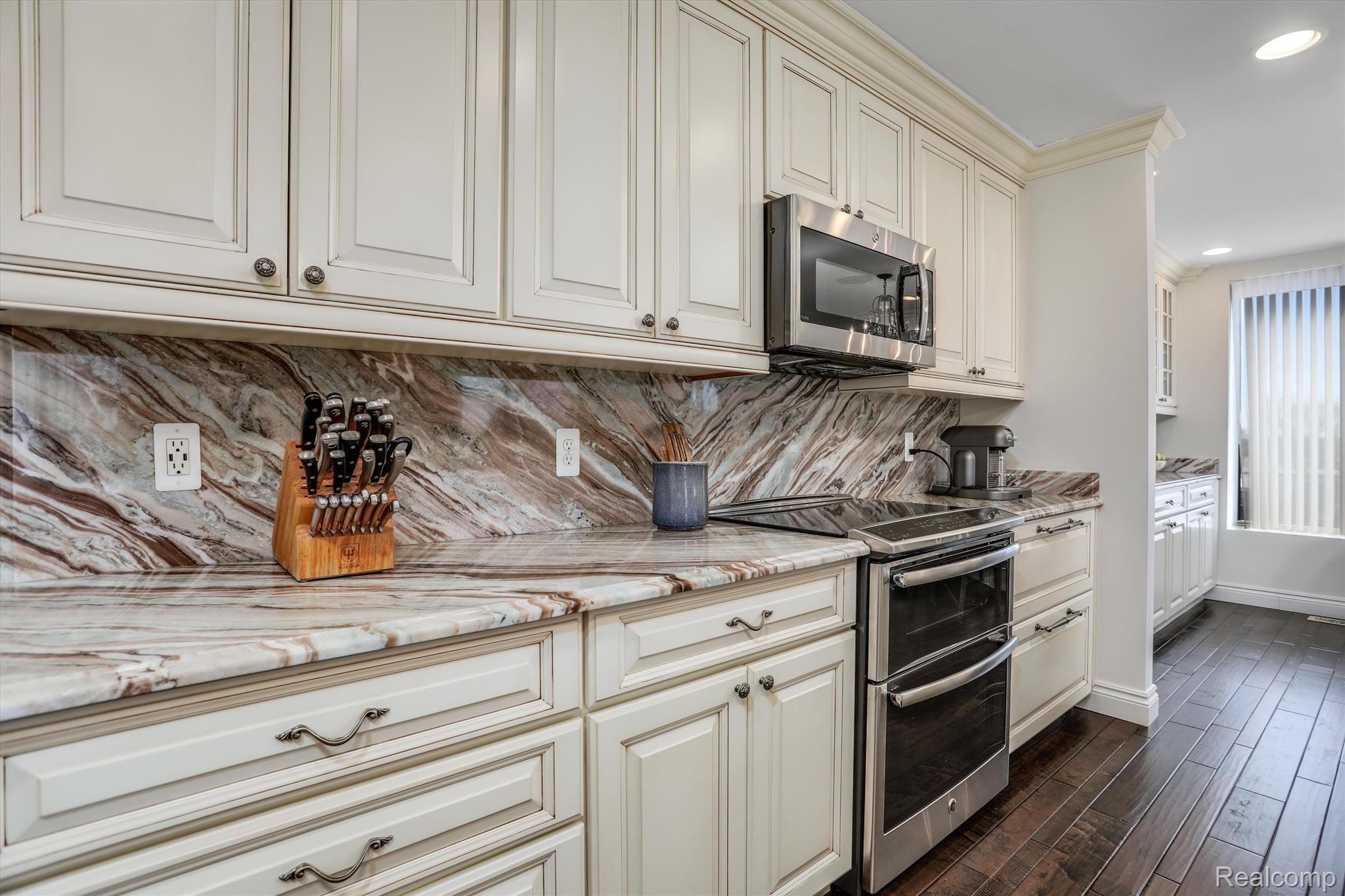 600 W BROWN Street 410