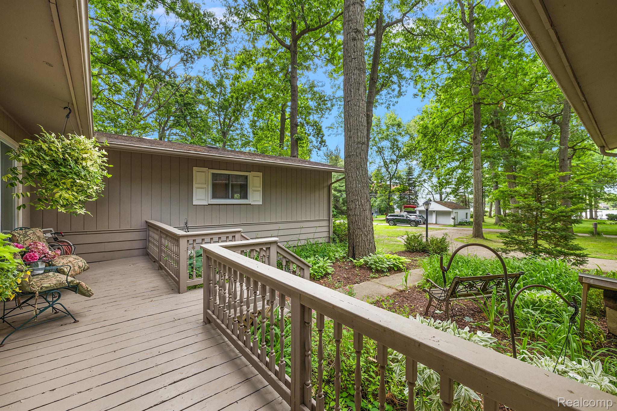 8516 EDGEWOOD PARK Drive