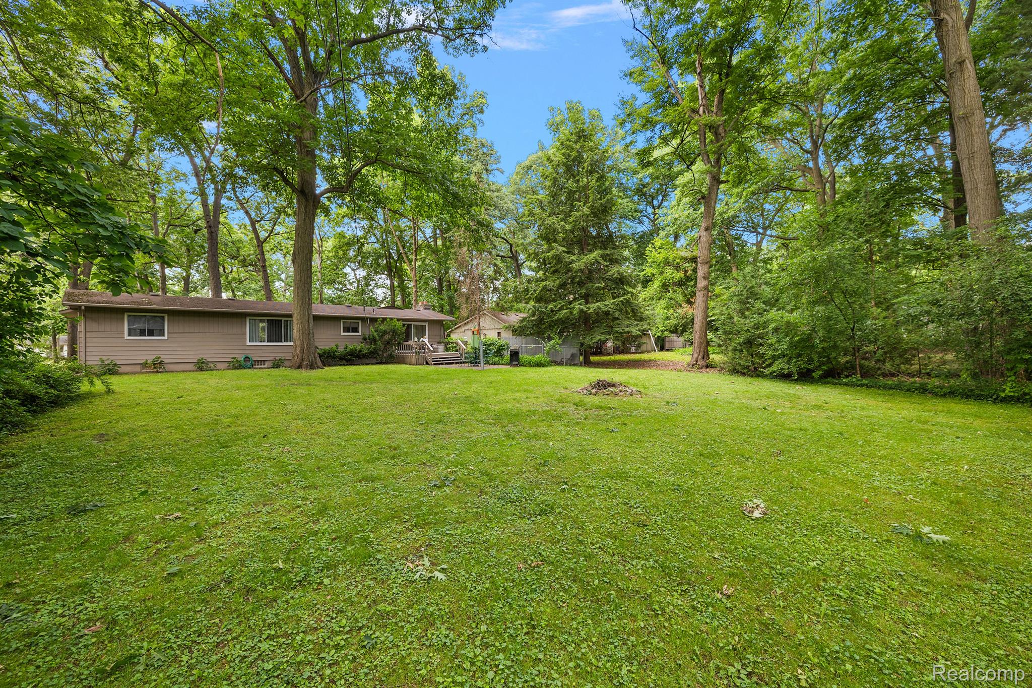 8516 EDGEWOOD PARK Drive