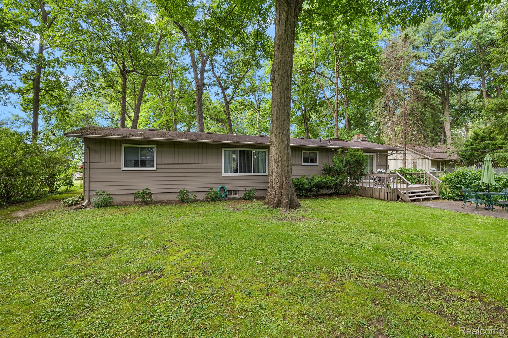 8516 EDGEWOOD PARK Drive