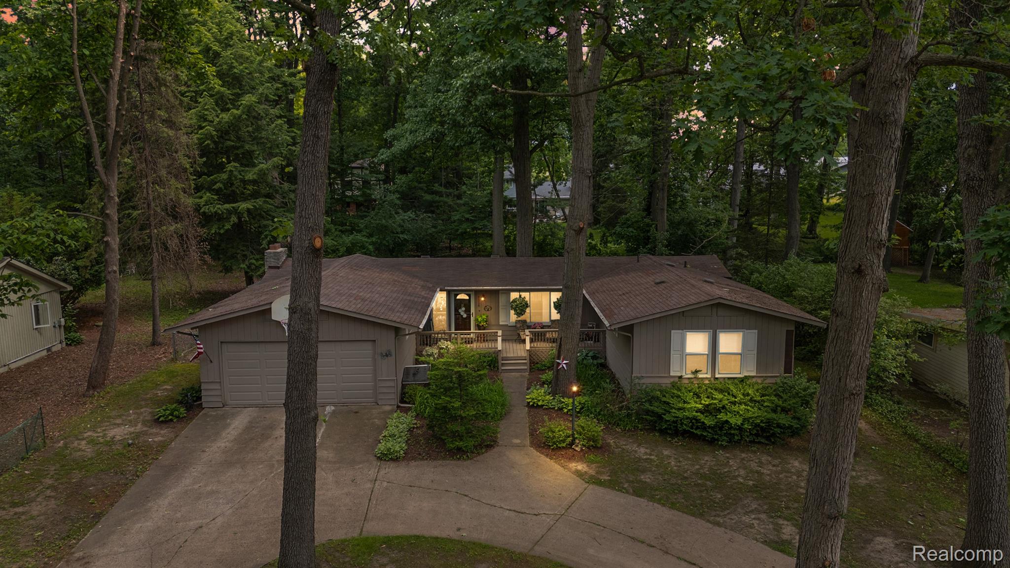 8516 EDGEWOOD PARK Drive