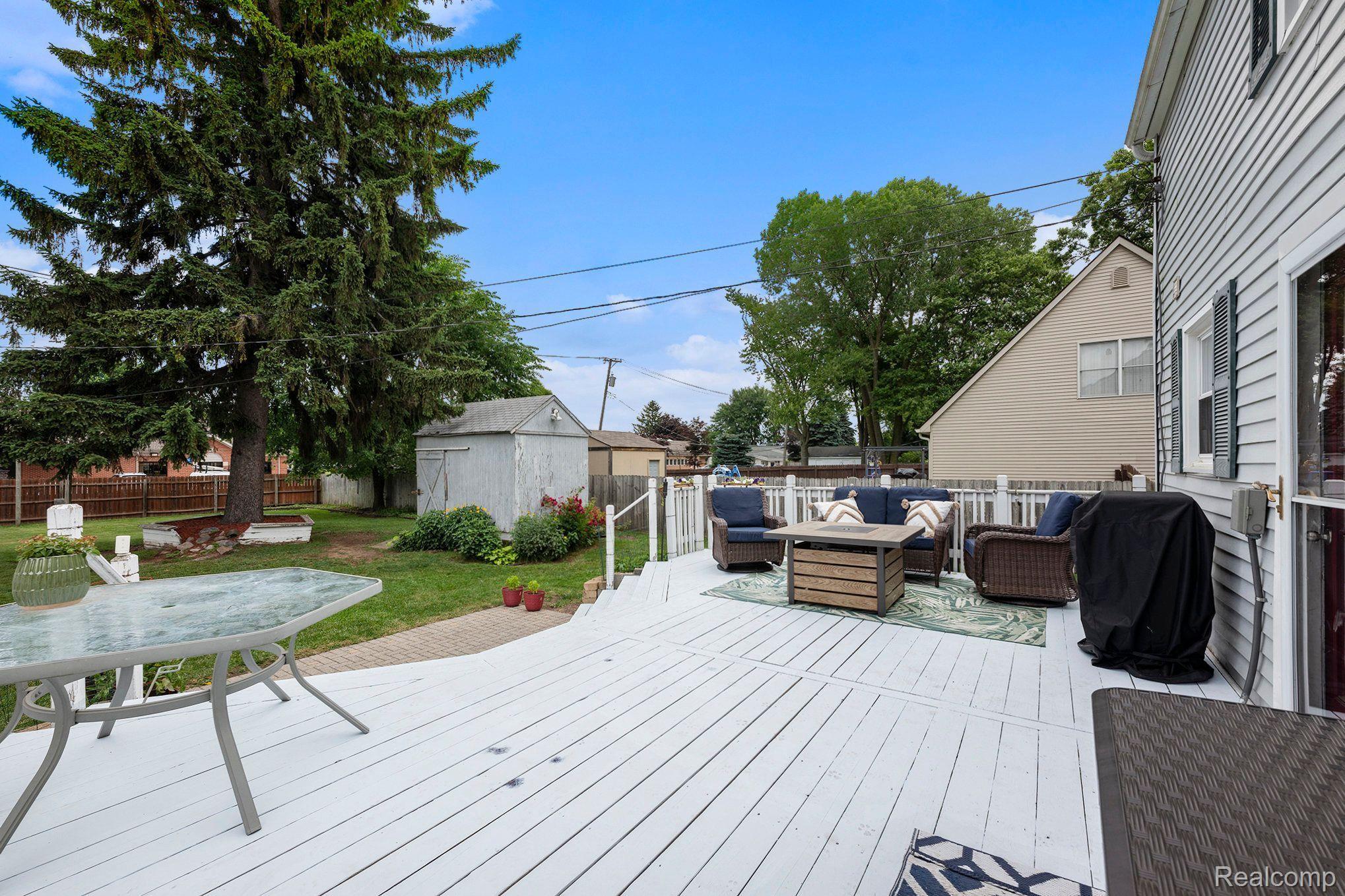 5451 Meadow View Street