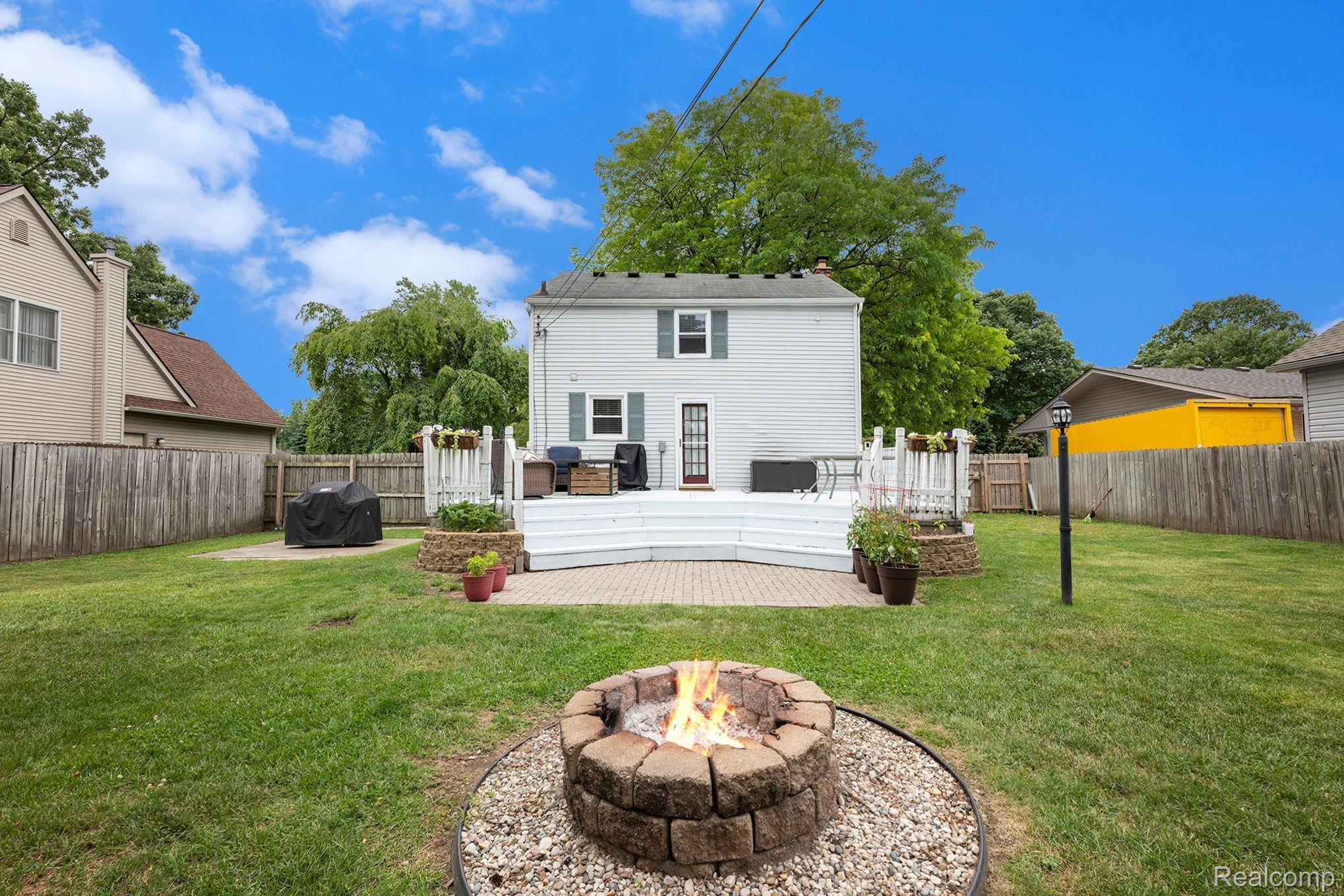 5451 Meadow View Street