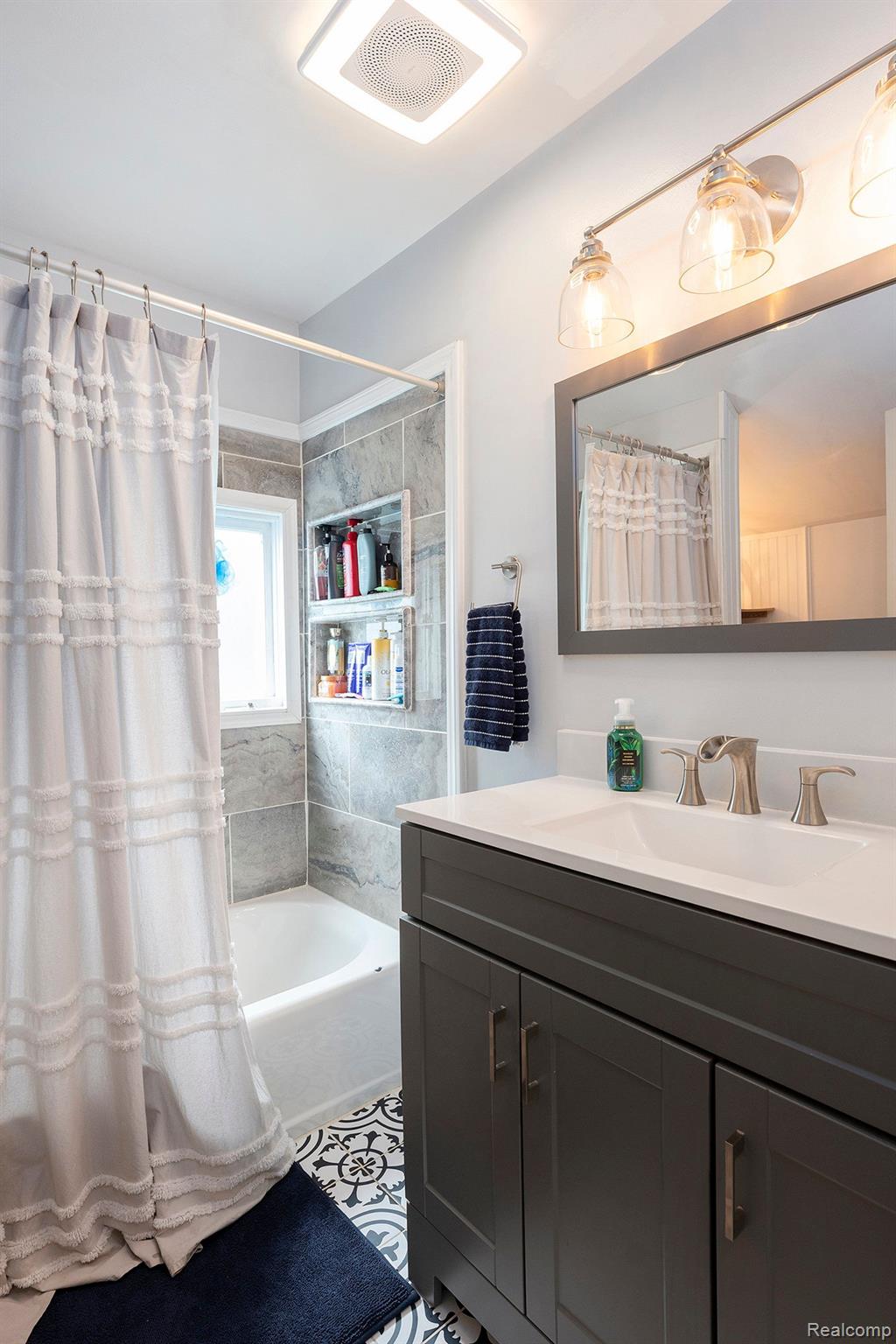 5451 Meadow View Street