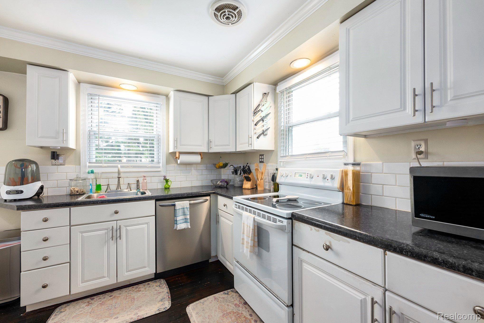 5451 Meadow View Street