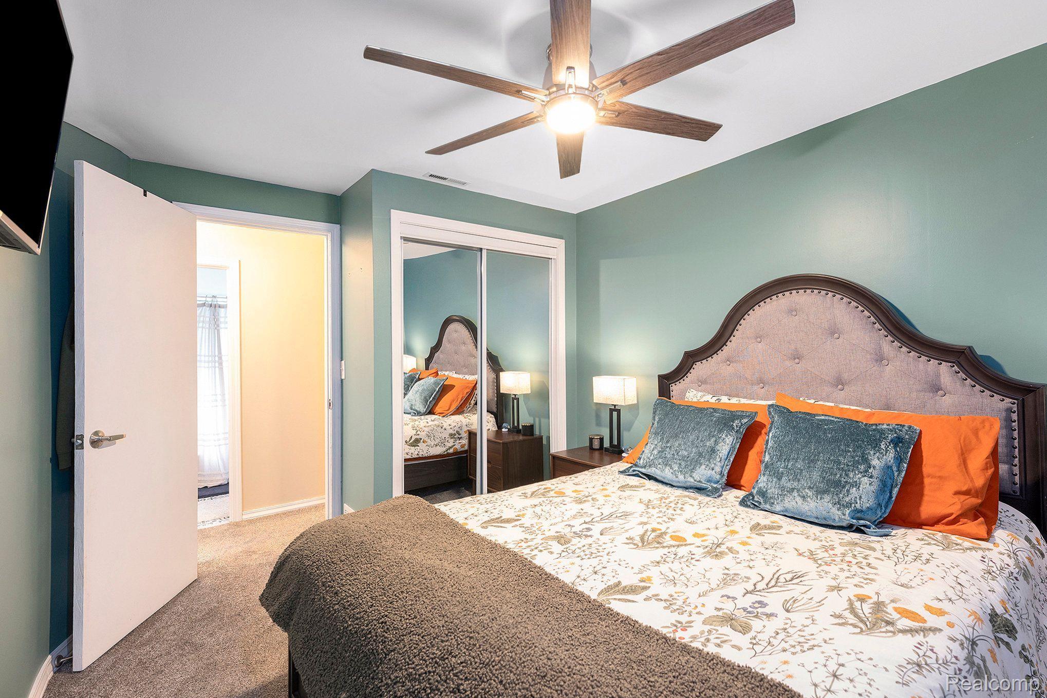 5451 Meadow View Street