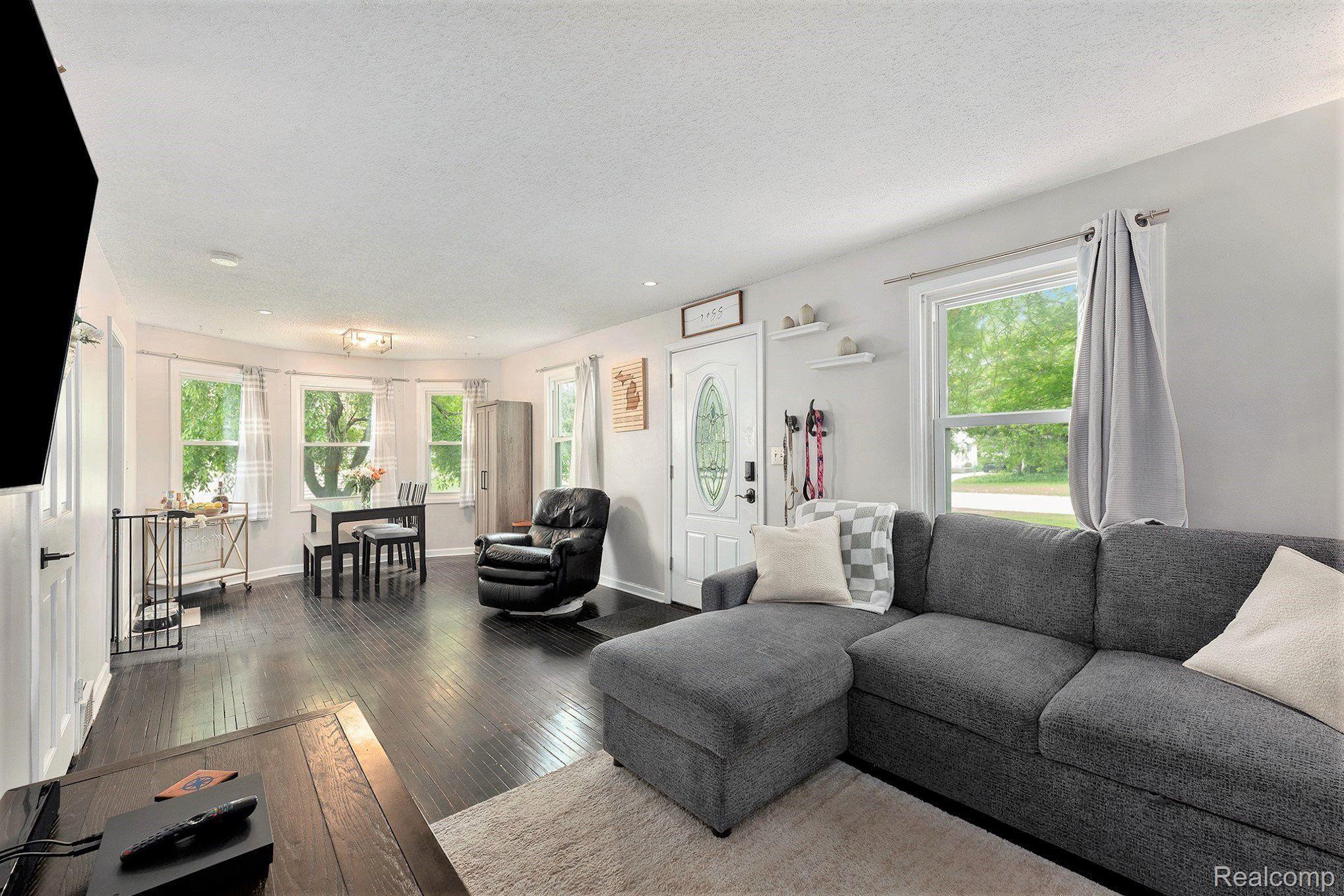 5451 Meadow View Street