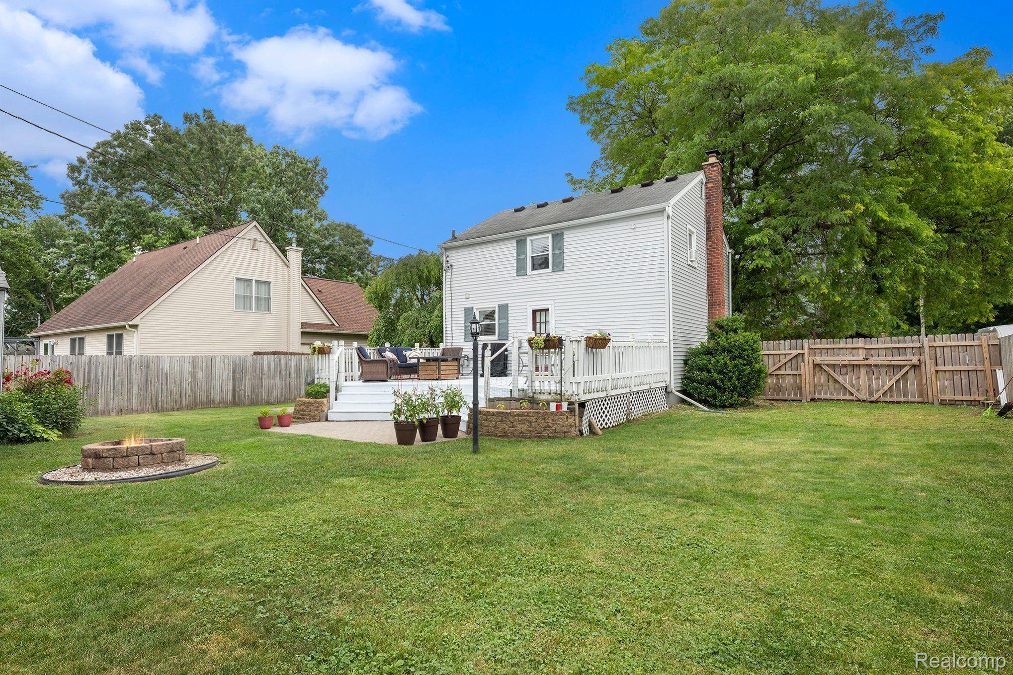 5451 Meadow View Street