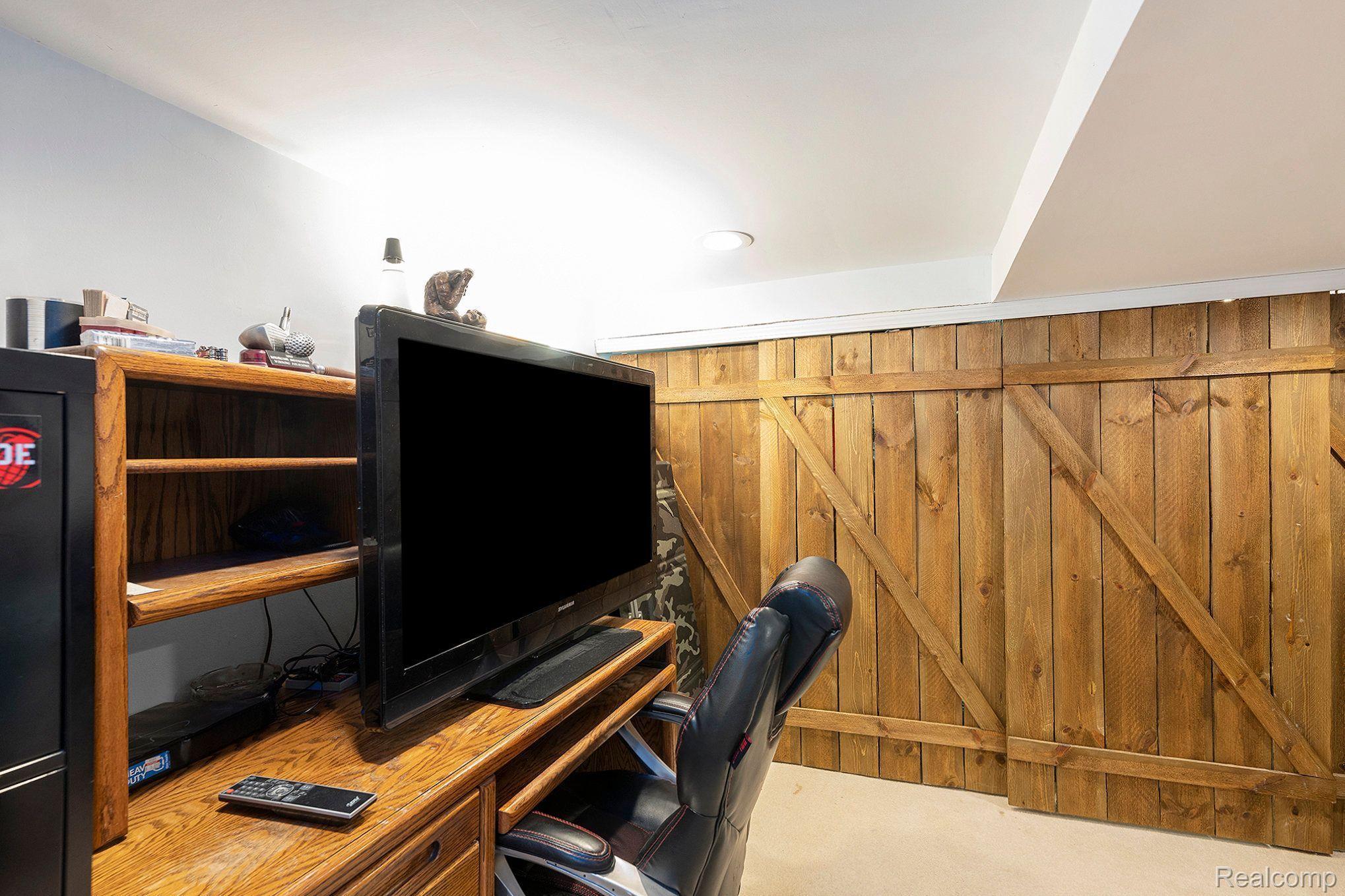 5451 Meadow View Street