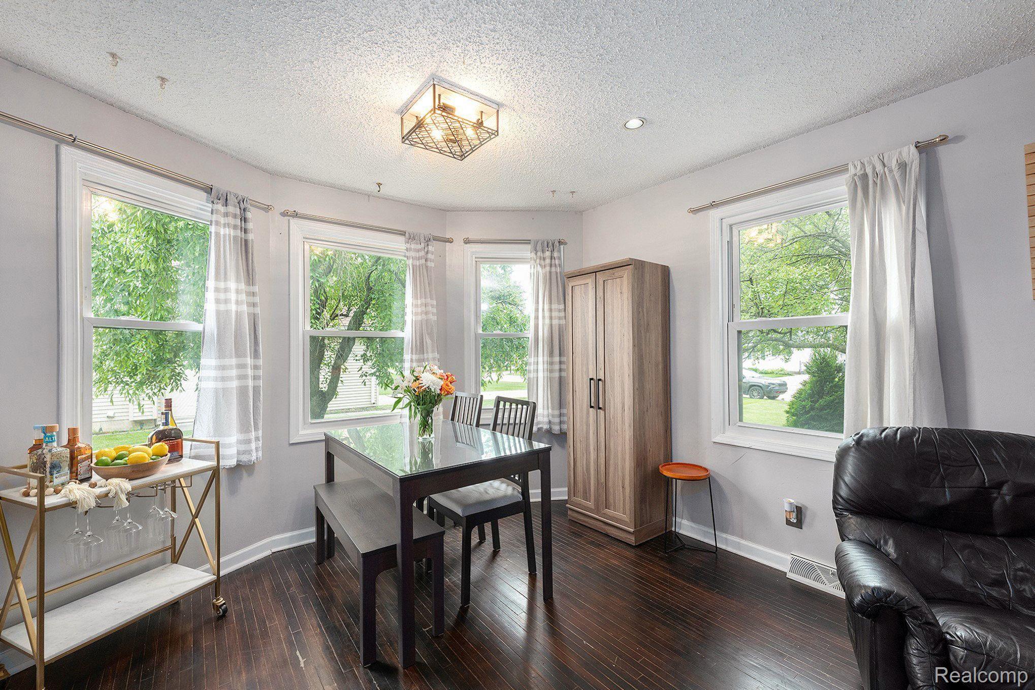 5451 Meadow View Street