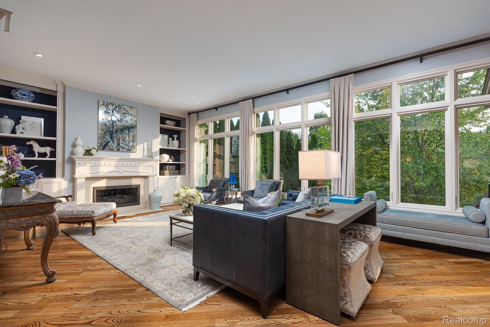 1152 AUTUMNVIEW Drive