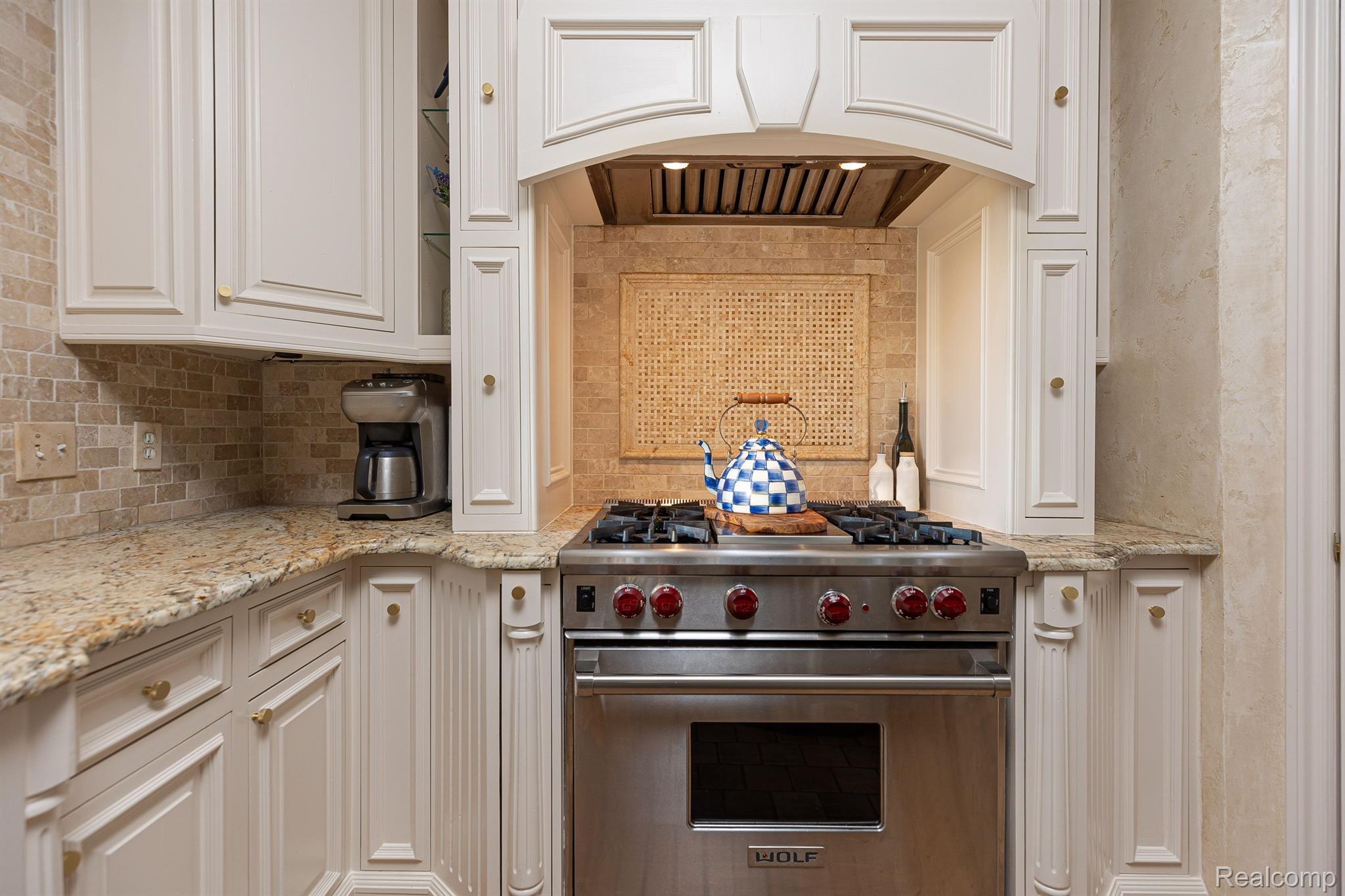 1152 AUTUMNVIEW Drive