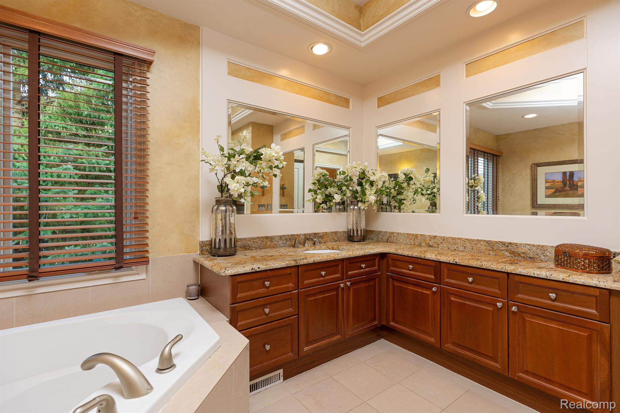 1152 AUTUMNVIEW Drive