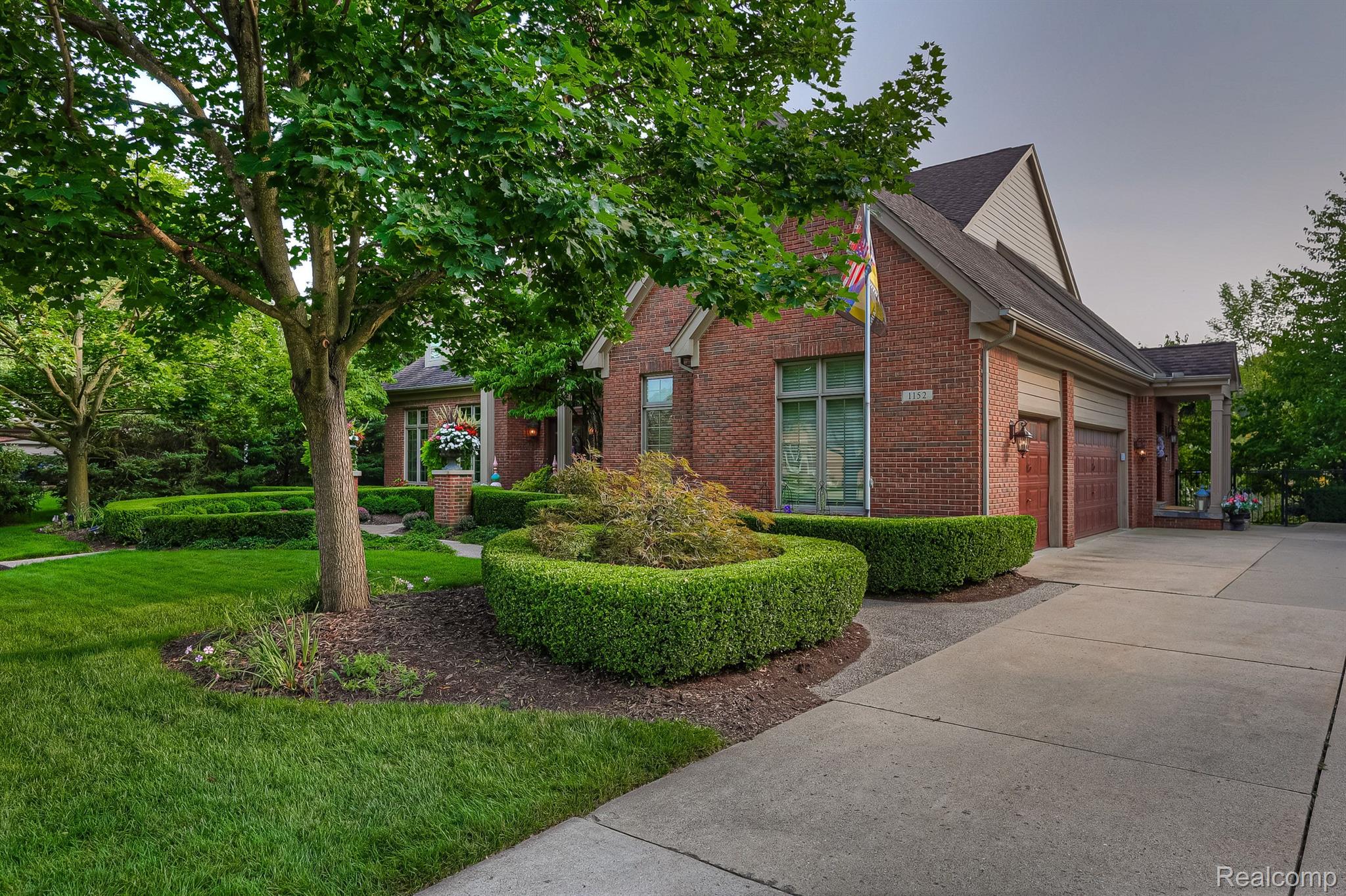 1152 AUTUMNVIEW Drive