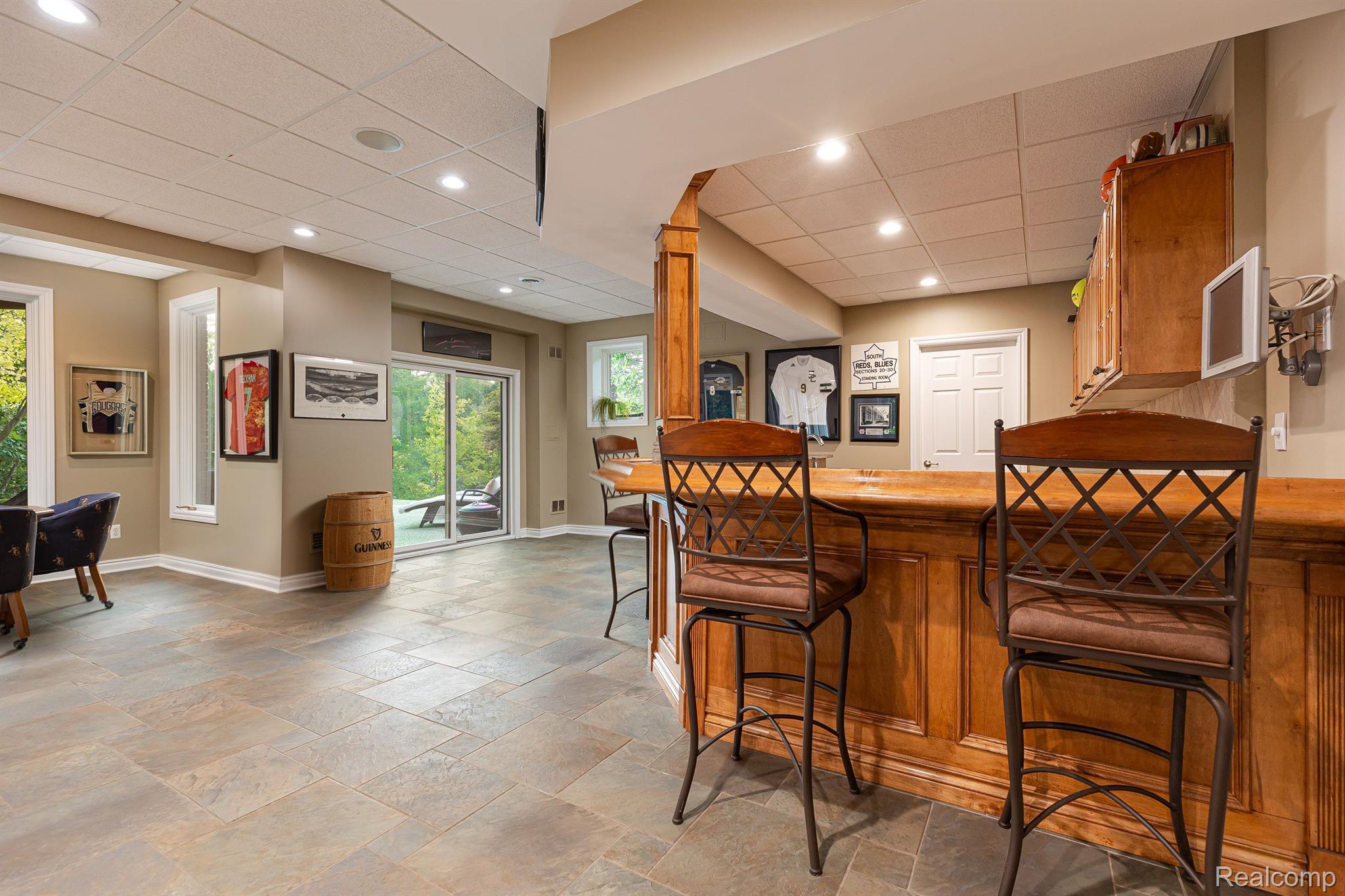 1152 AUTUMNVIEW Drive