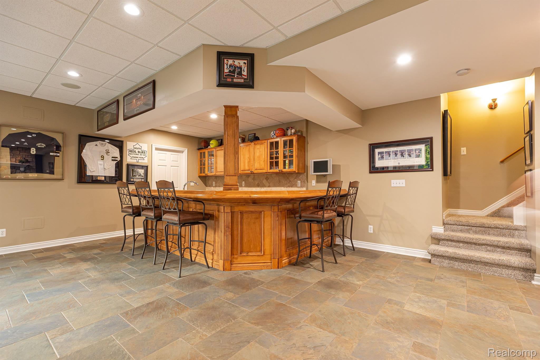 1152 AUTUMNVIEW Drive