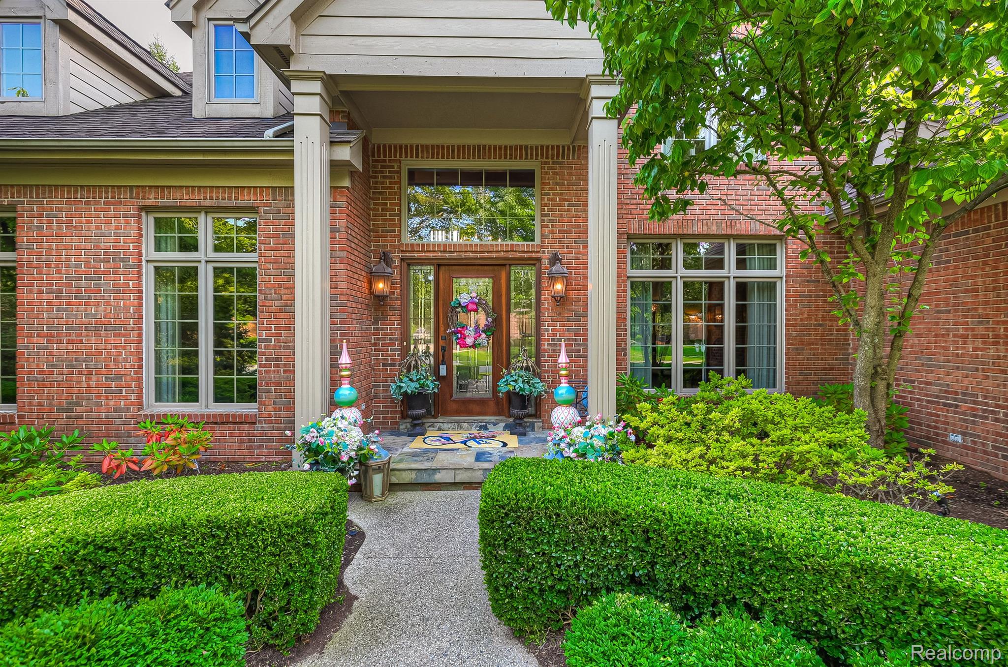 1152 AUTUMNVIEW Drive