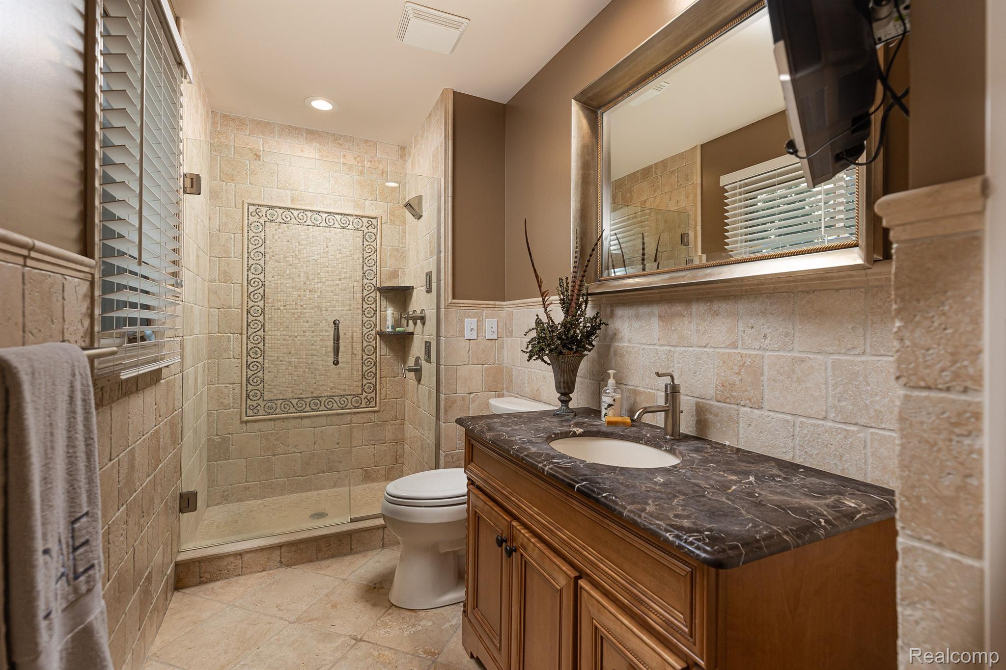 1152 AUTUMNVIEW Drive