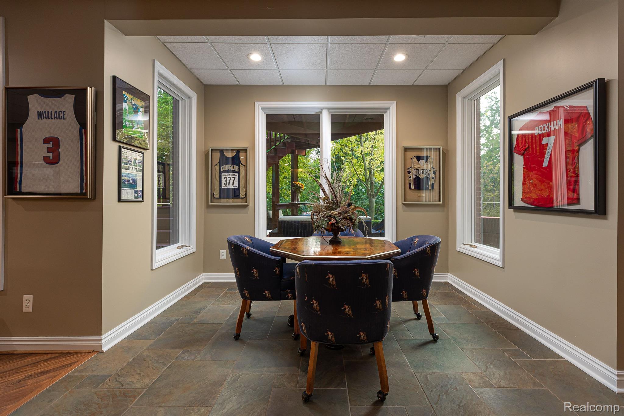 1152 AUTUMNVIEW Drive