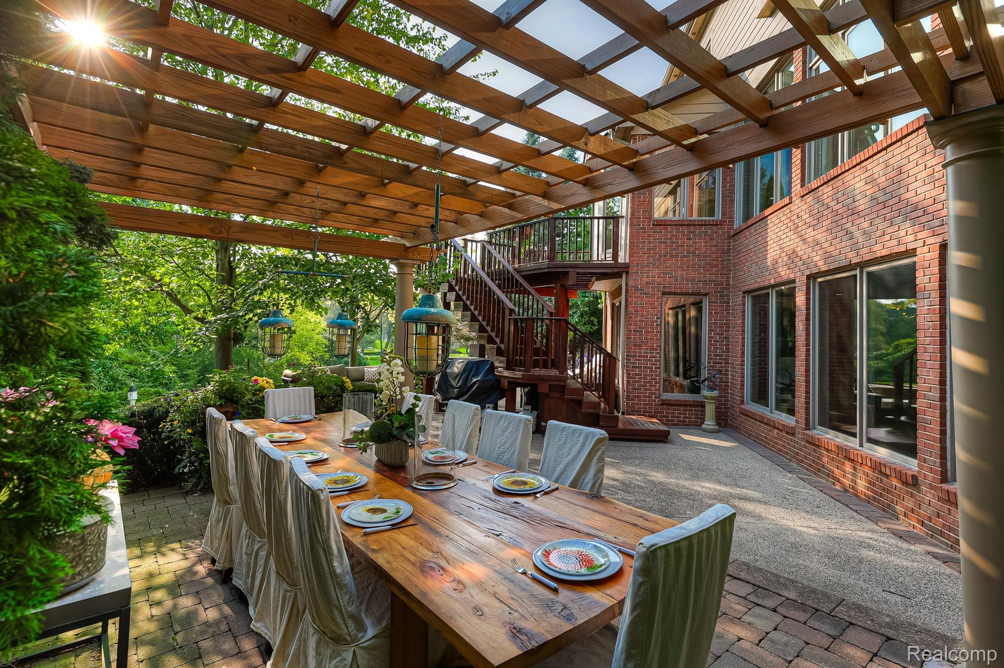 1152 AUTUMNVIEW Drive