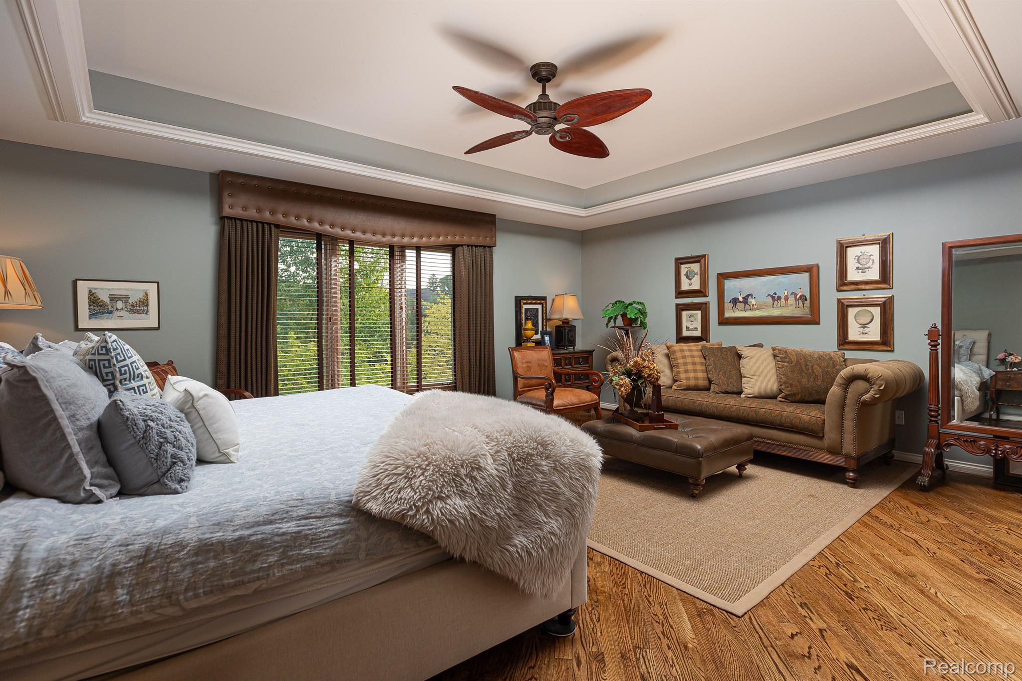 1152 AUTUMNVIEW Drive