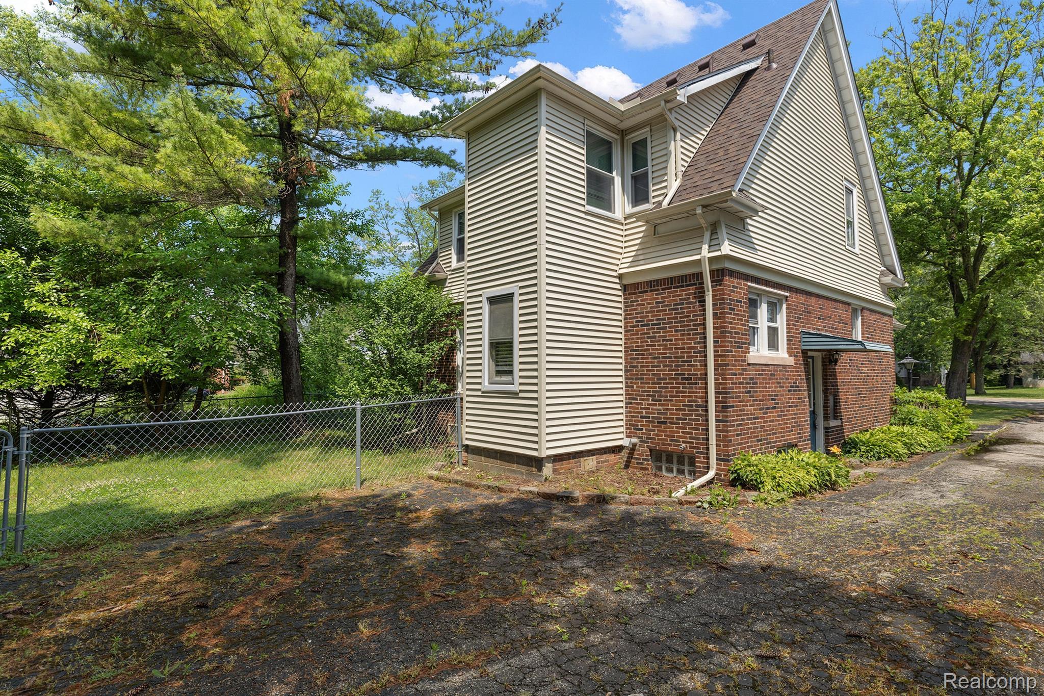 15975 W 13 Mile Road