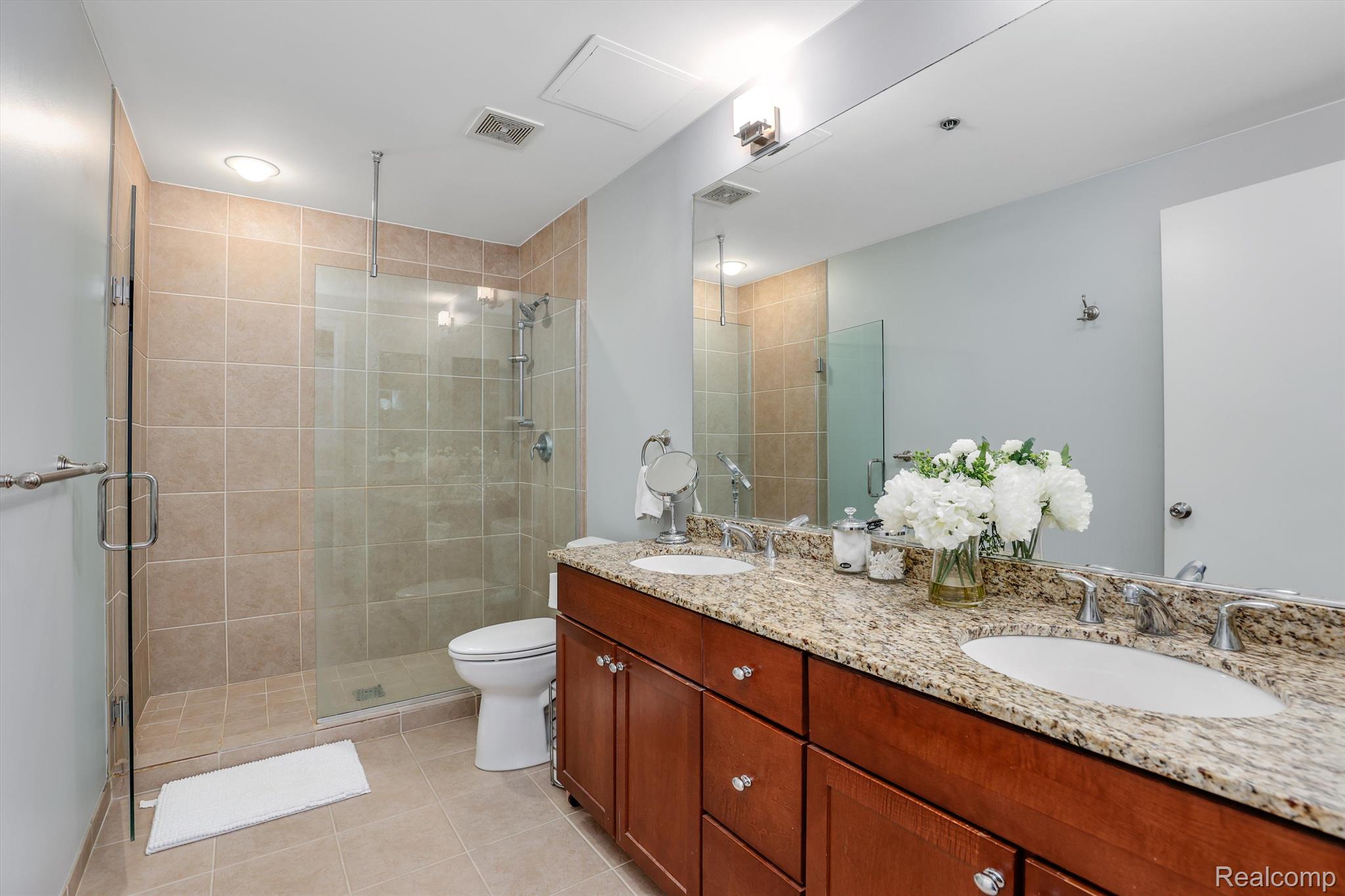 3670 WOODWARD Avenue 33-403