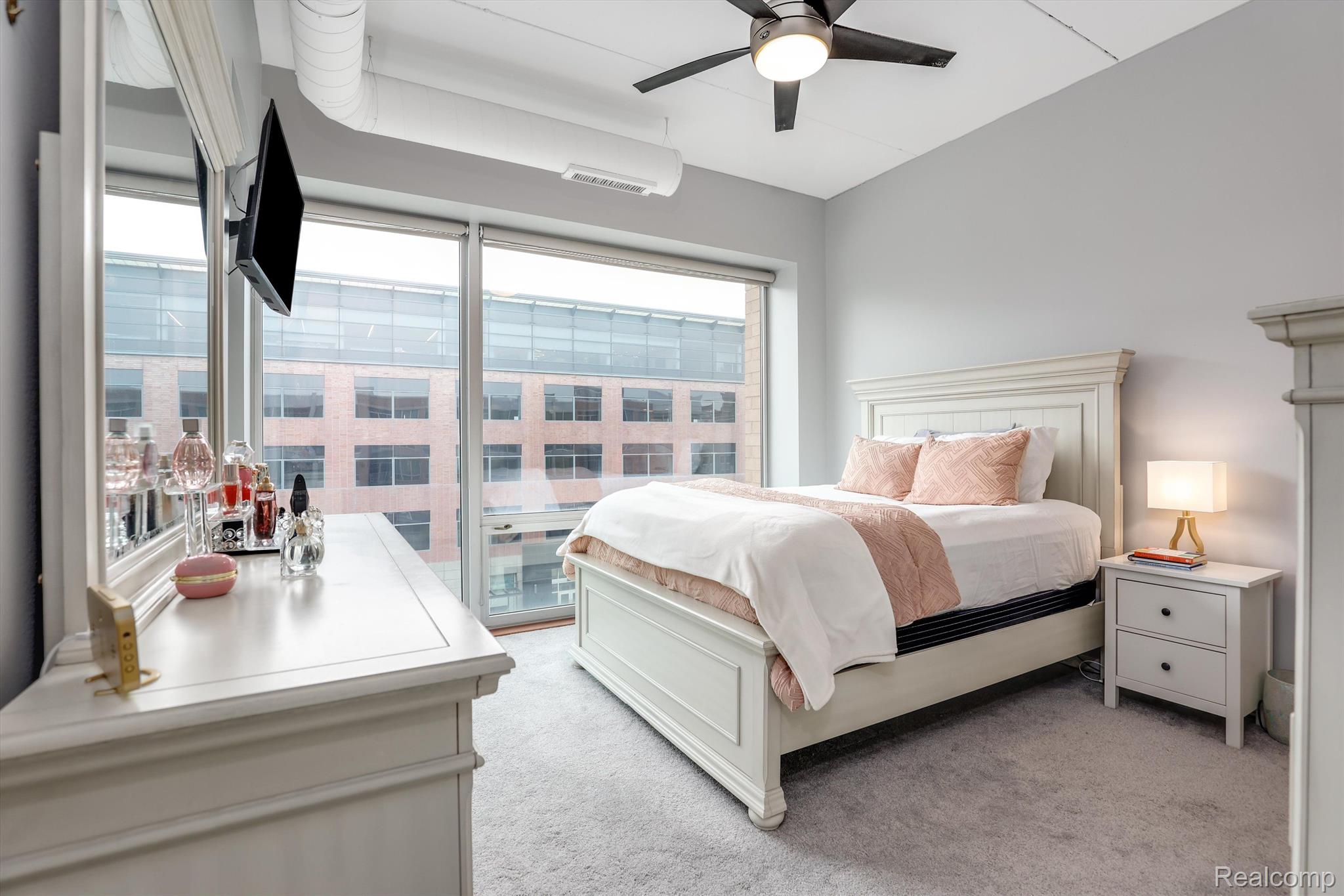 3670 WOODWARD Avenue 33-403