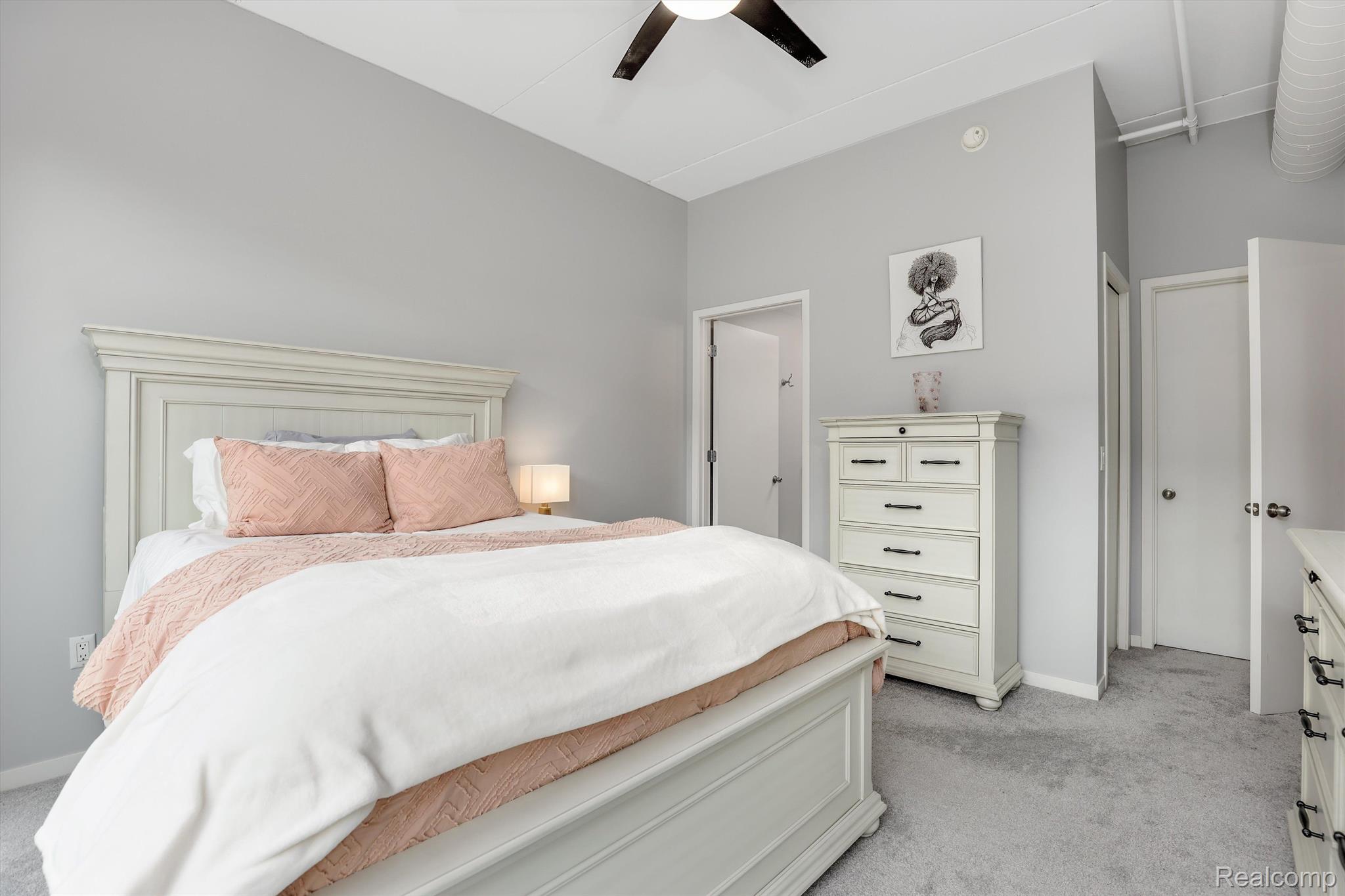 3670 WOODWARD Avenue 33-403