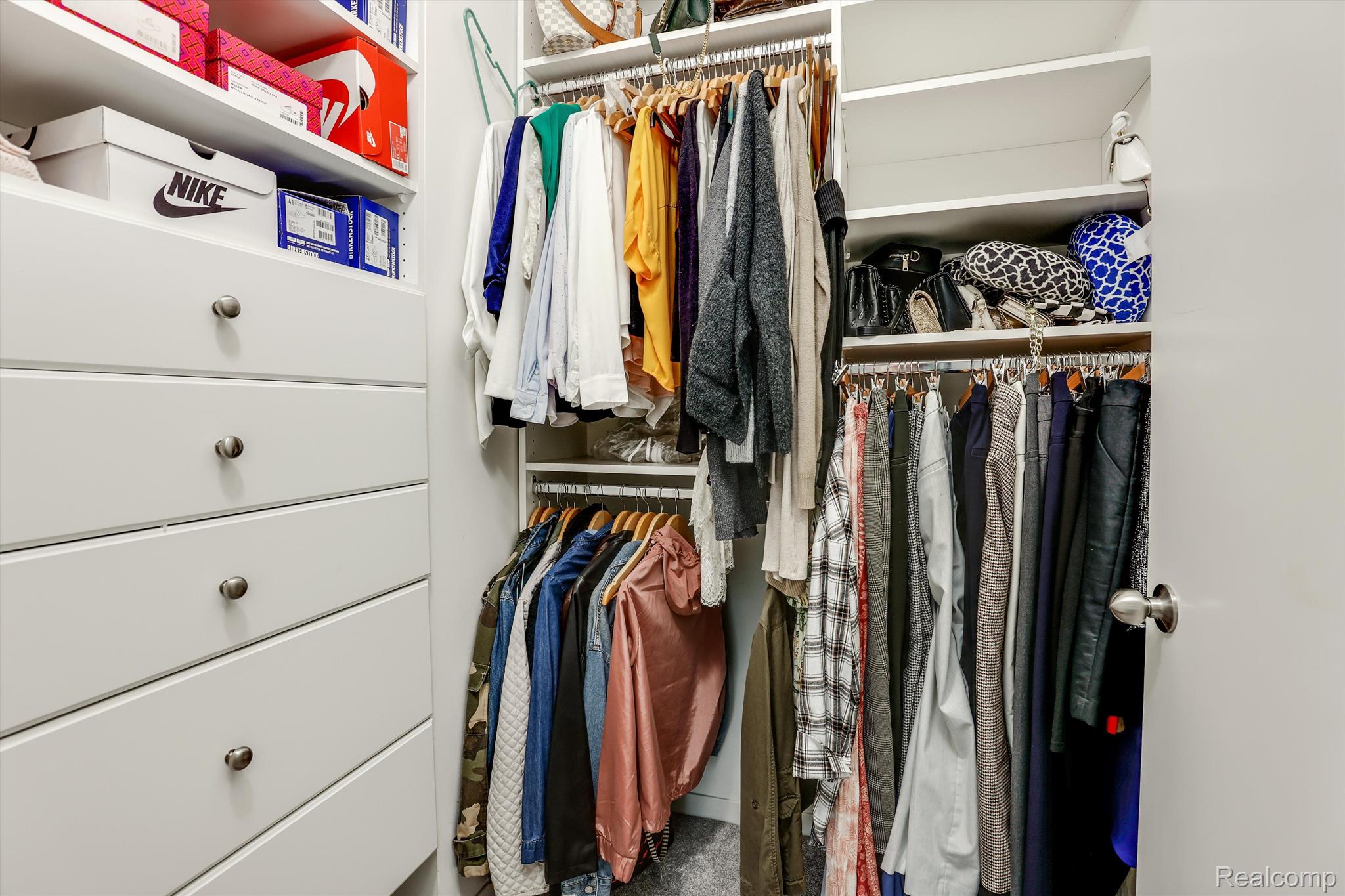 3670 WOODWARD Avenue 33-403