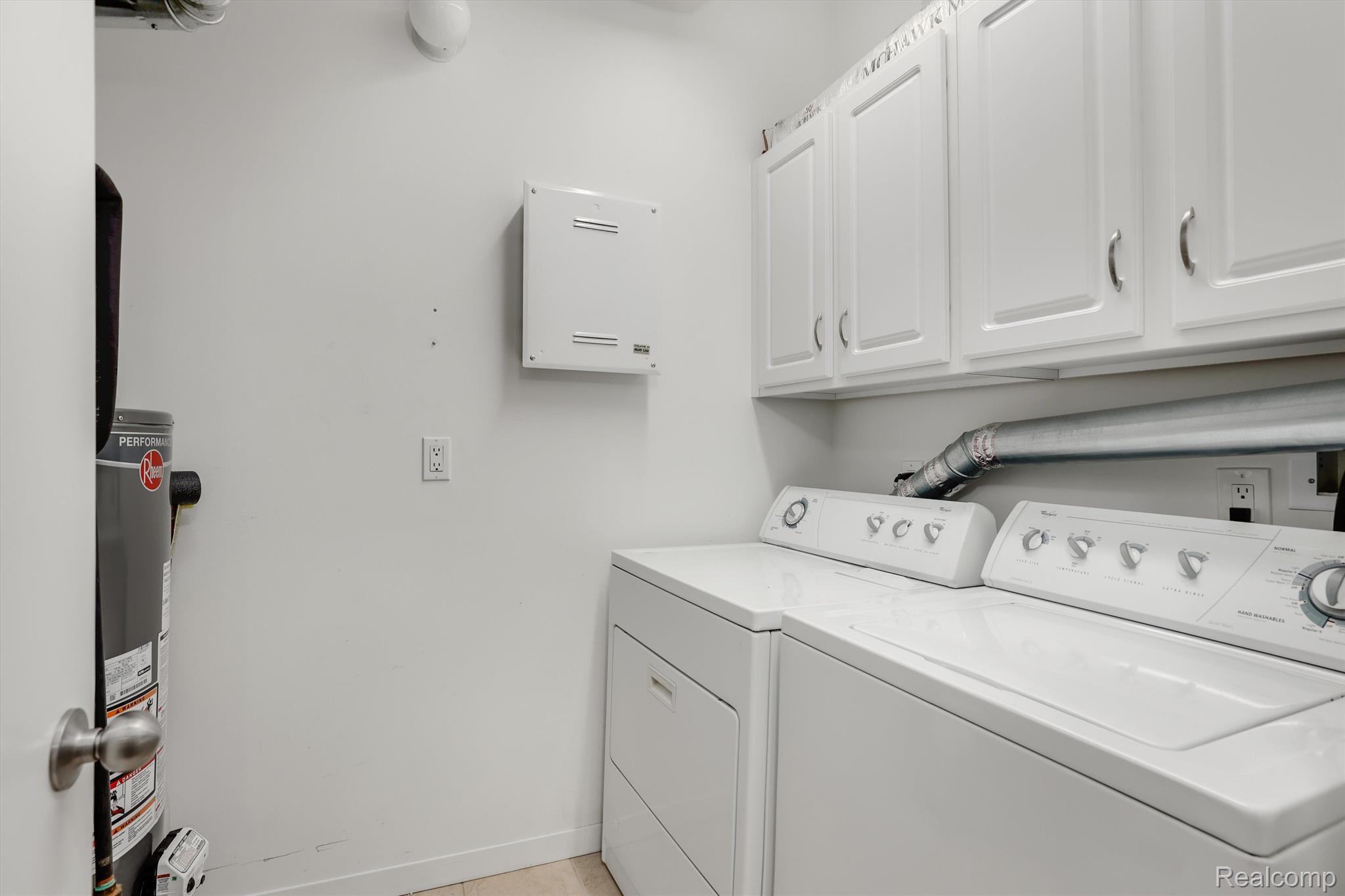 3670 WOODWARD Avenue 33-403