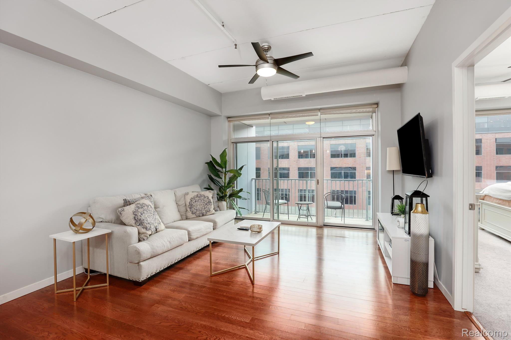 3670 WOODWARD Avenue 33-403