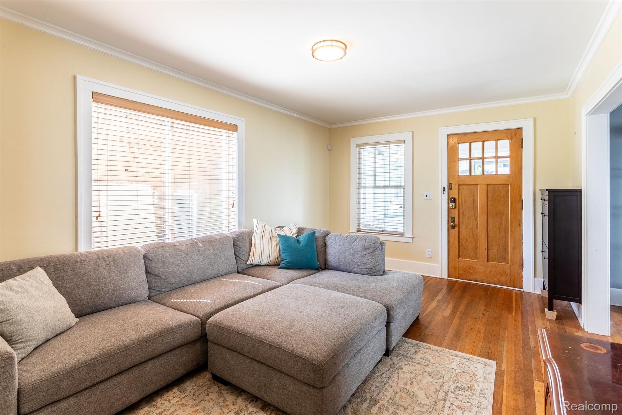 365 W SARATOGA Street