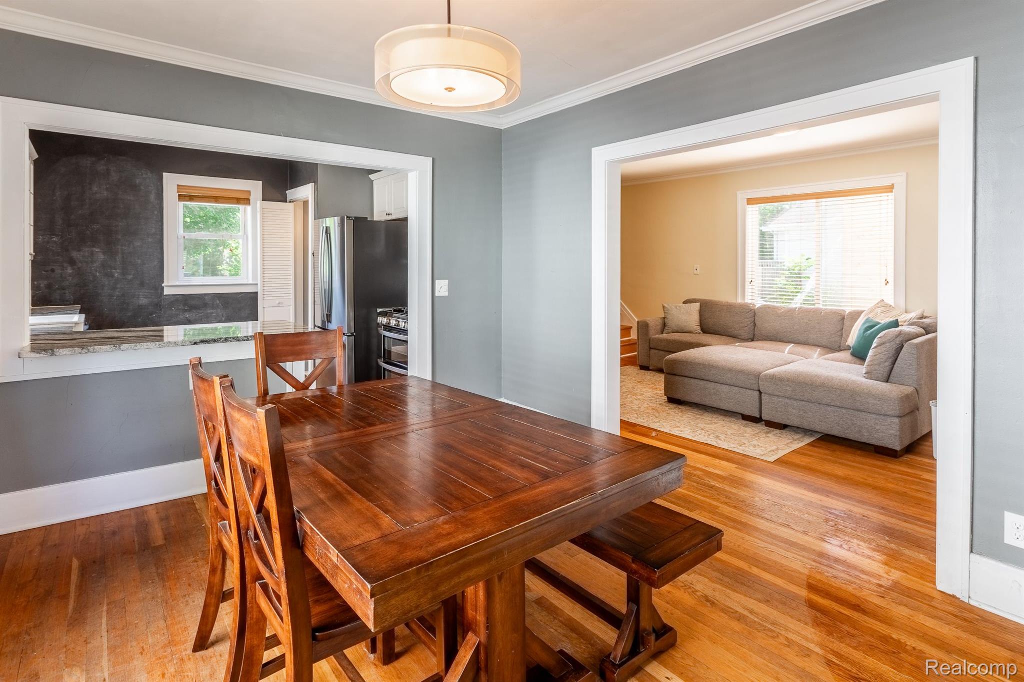 365 W SARATOGA Street