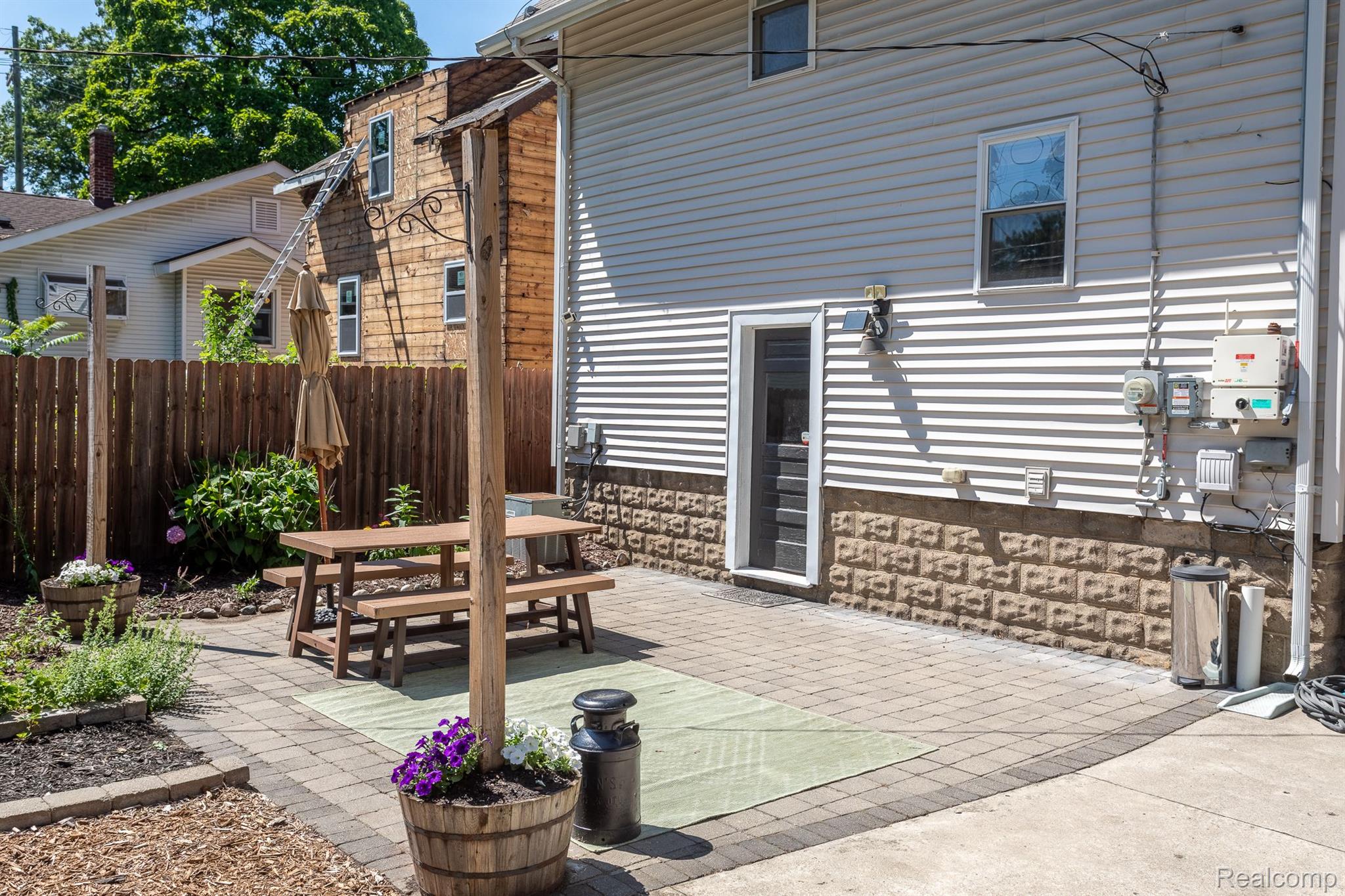 365 W SARATOGA Street