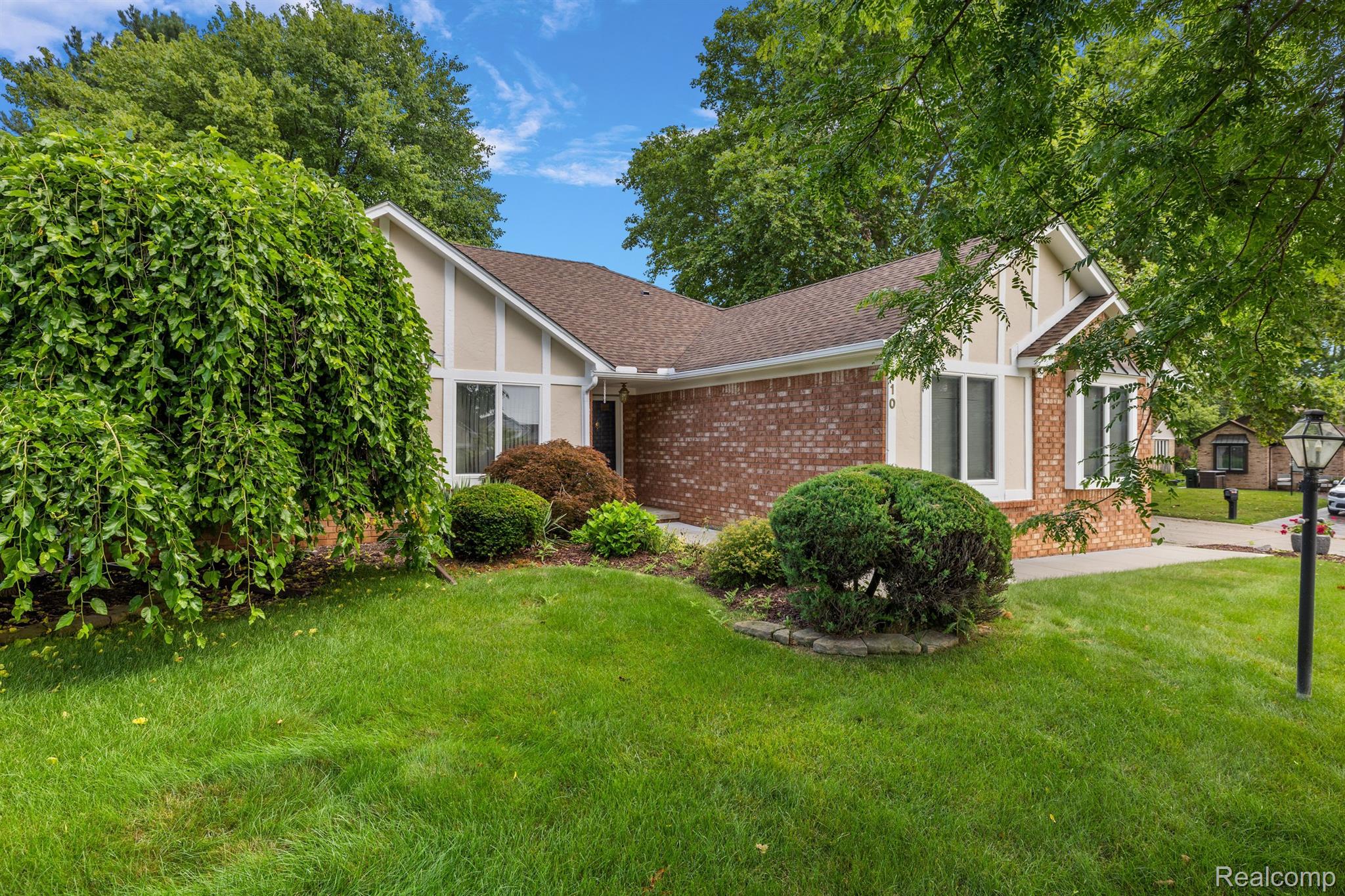 110 SANDALWOOD Drive