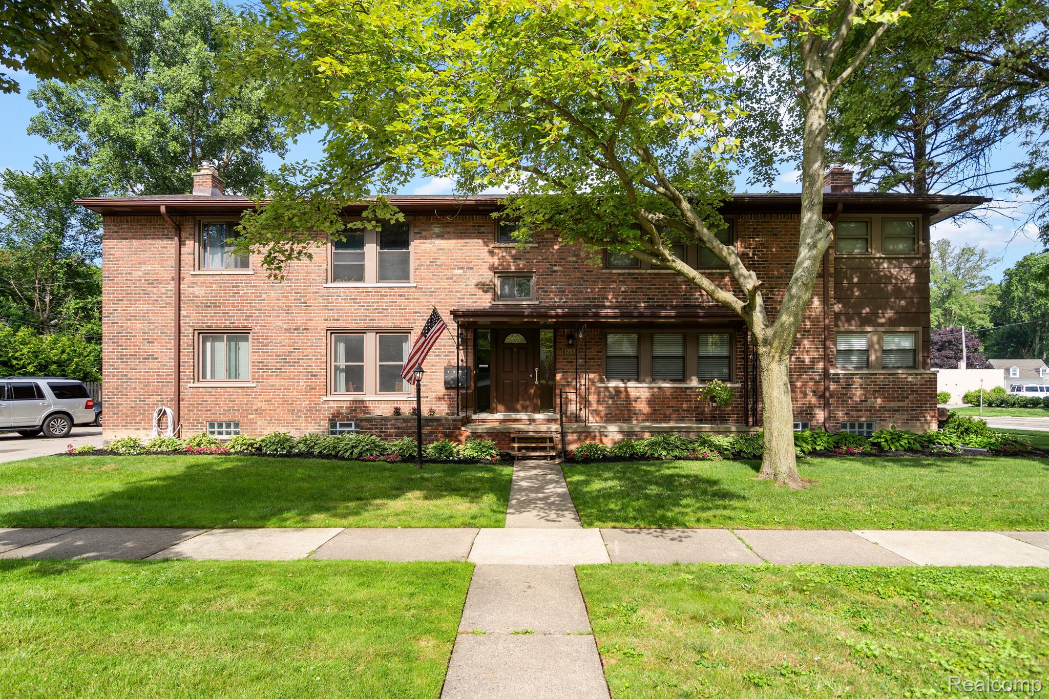 1203 CATALPA Drive 3