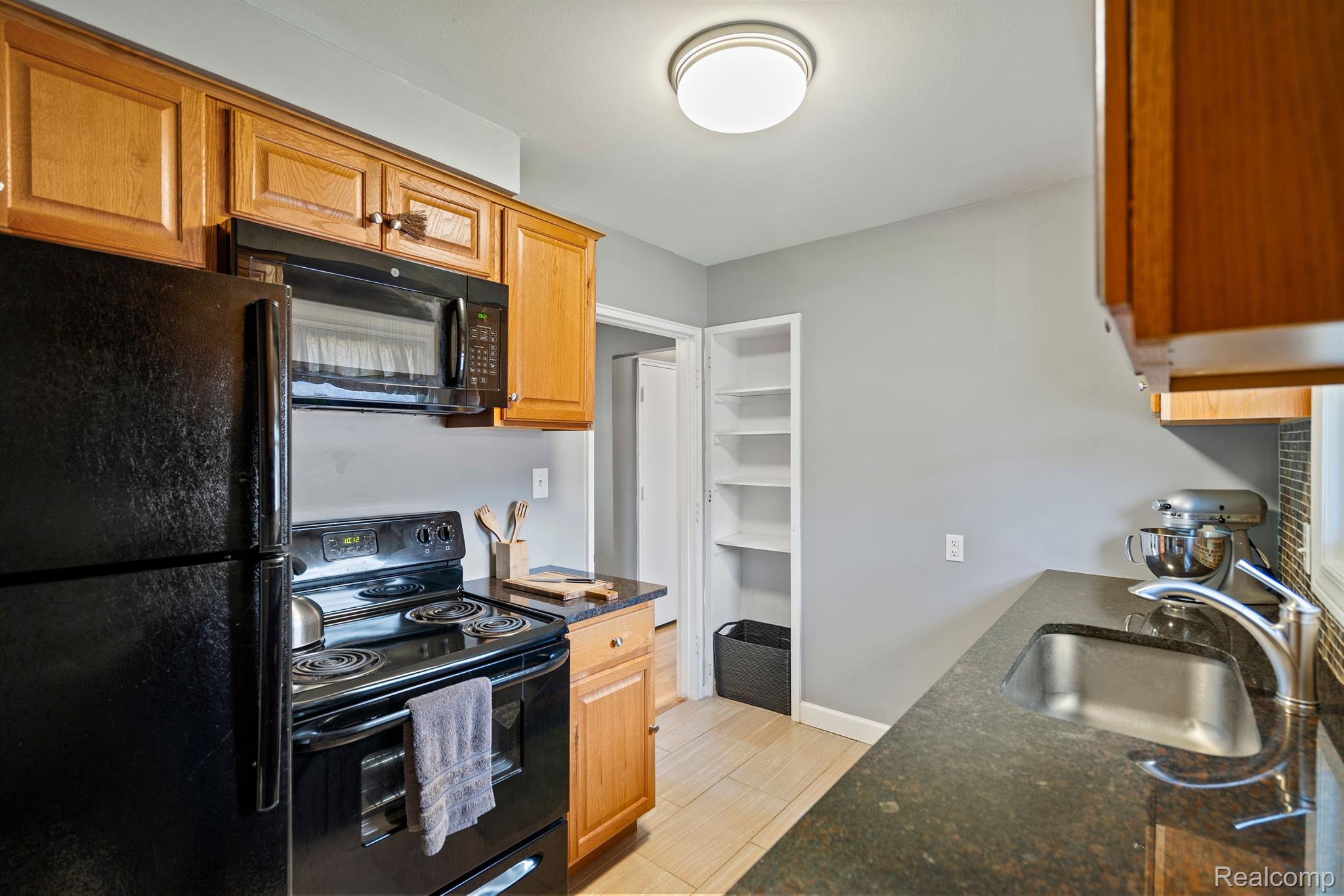 1203 CATALPA Drive 3