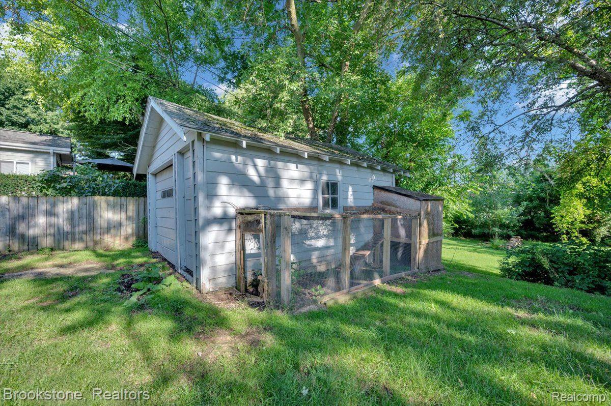 1113 LA SALLE Avenue