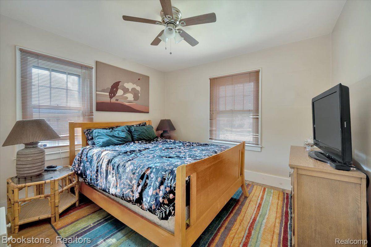 1113 LA SALLE Avenue