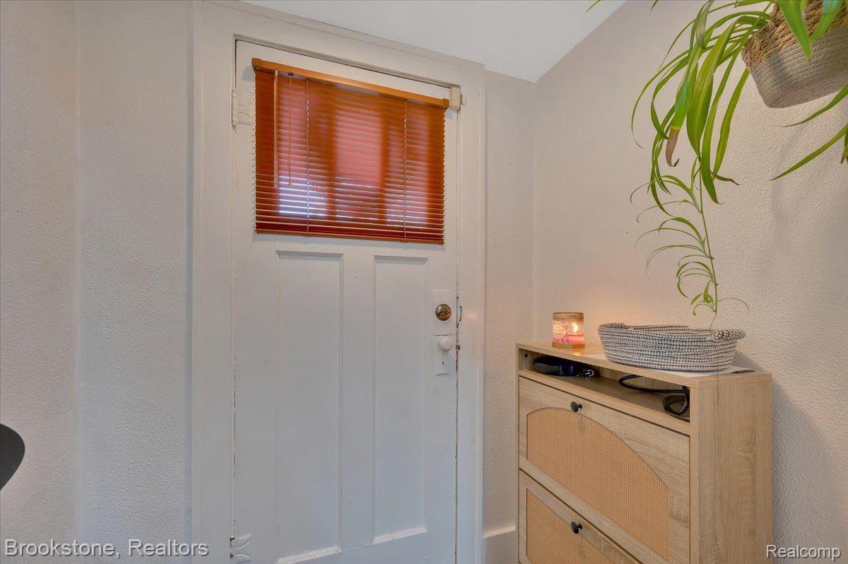 1113 LA SALLE Avenue