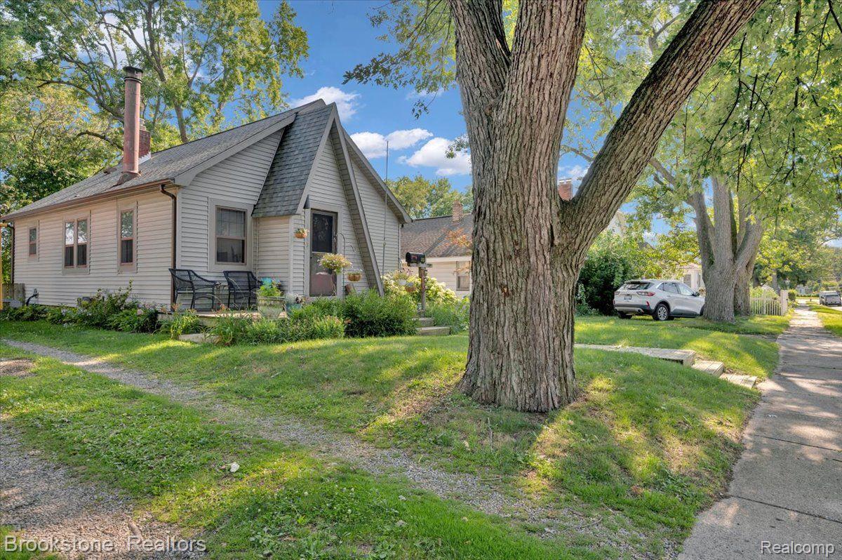 1113 LA SALLE Avenue