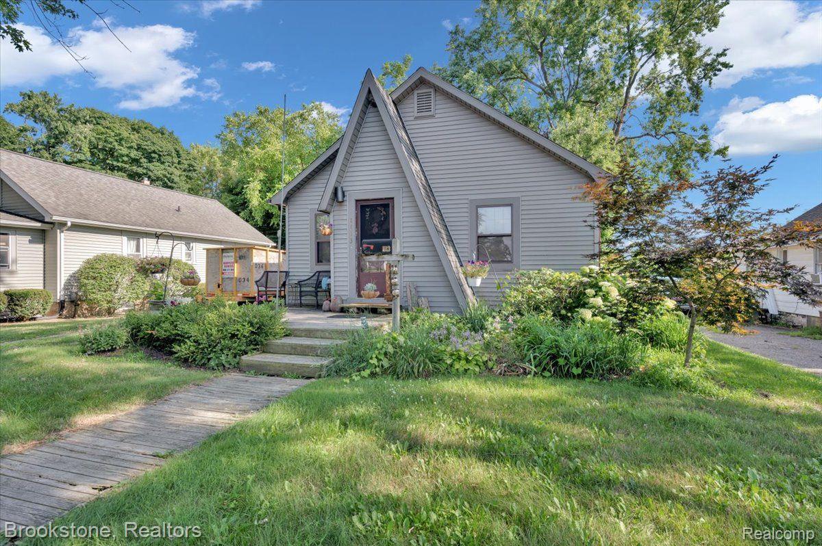 1113 LA SALLE Avenue