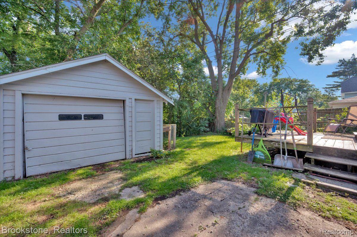 1113 LA SALLE Avenue