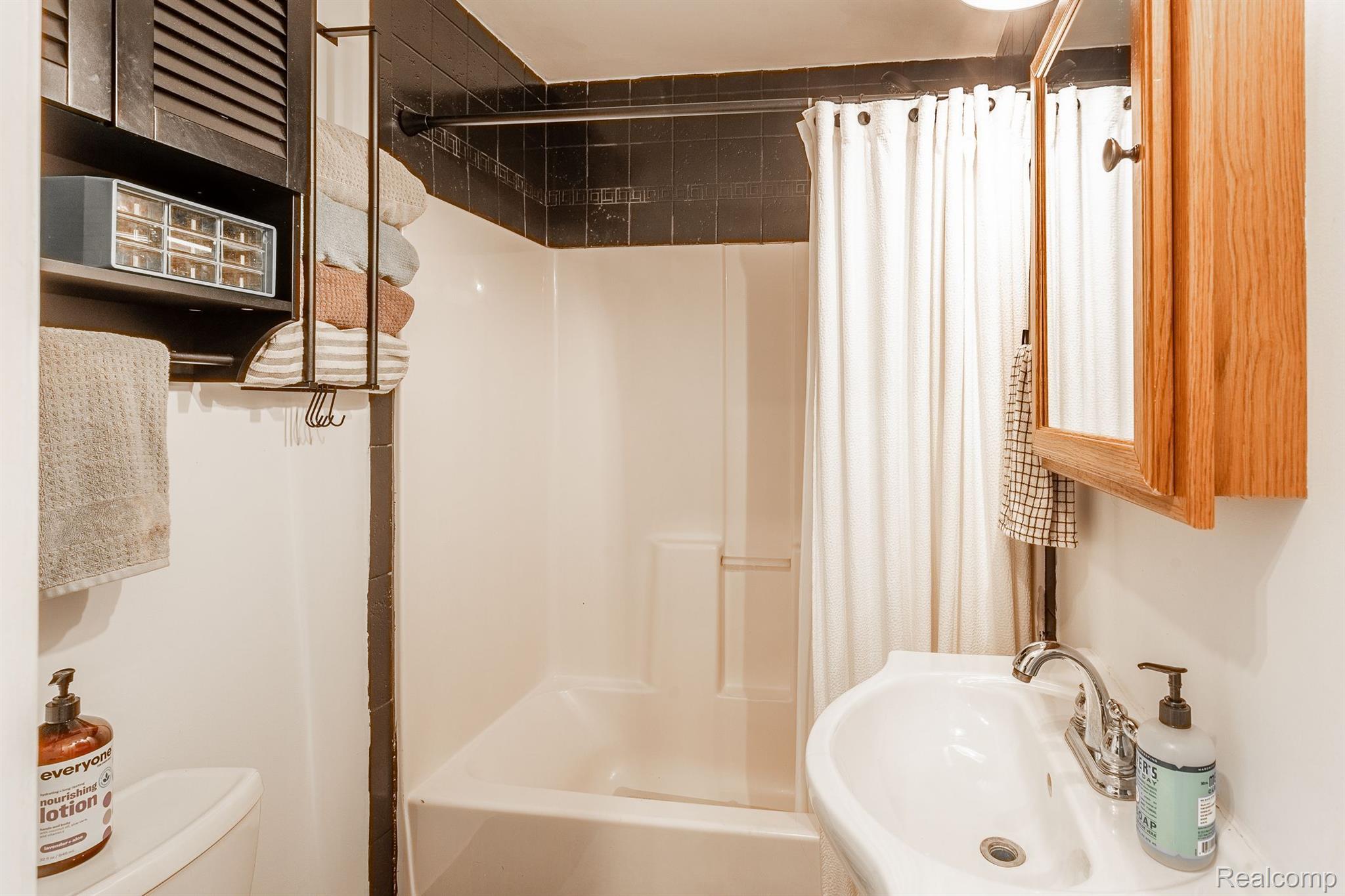 725 Camilla Boulevard